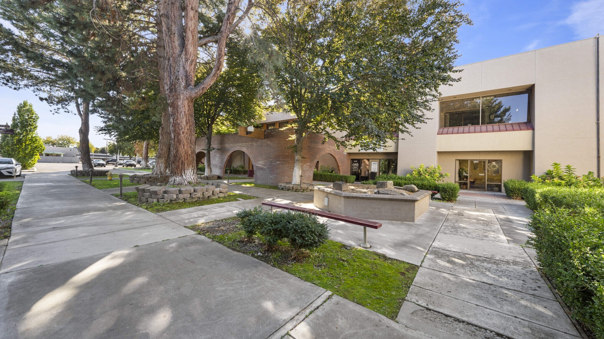 3311 W Clearwater Ave, Kennewick, WA for Sale