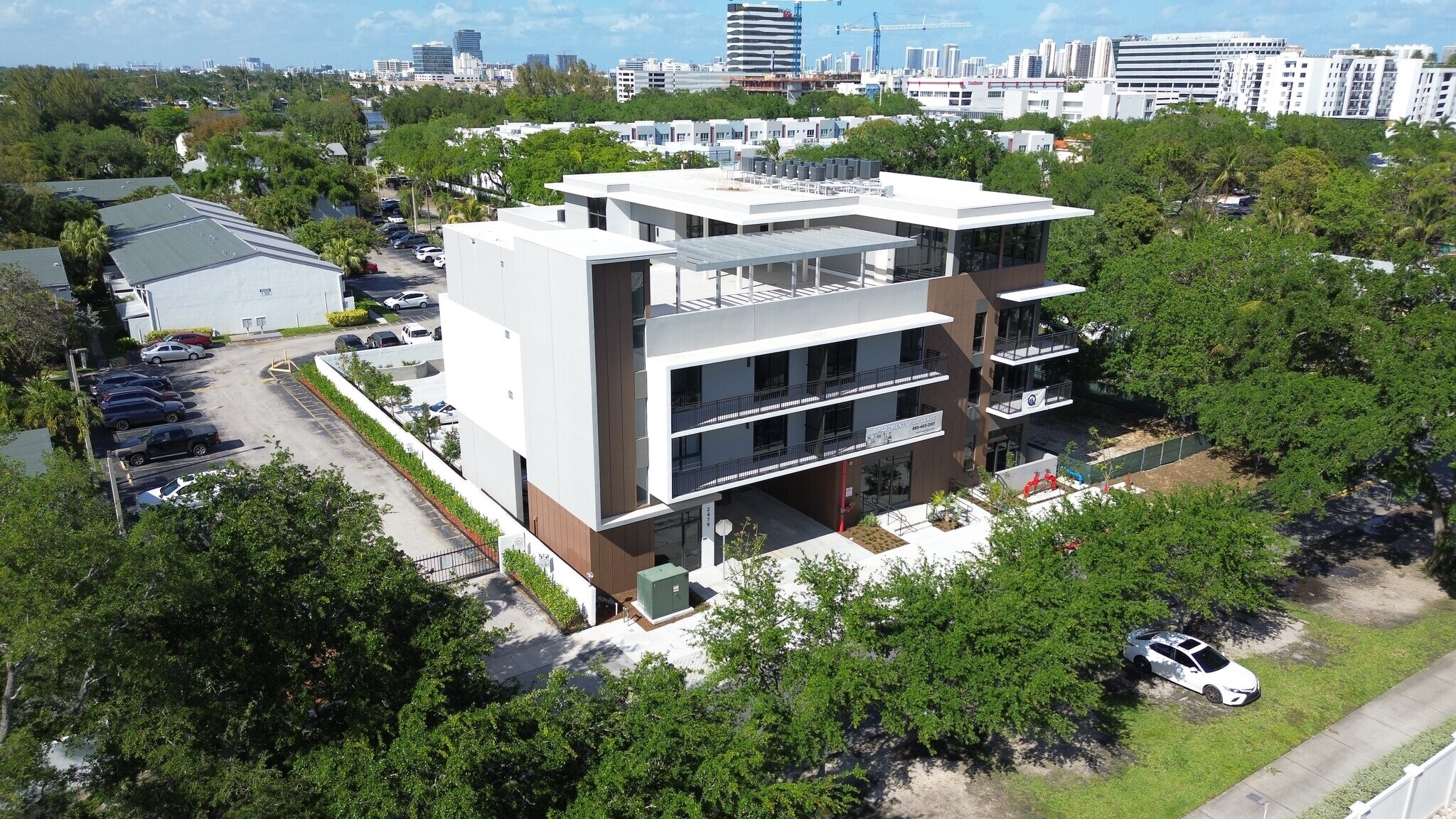 2479 Northeast 192 Street, Miami, FL for Rent