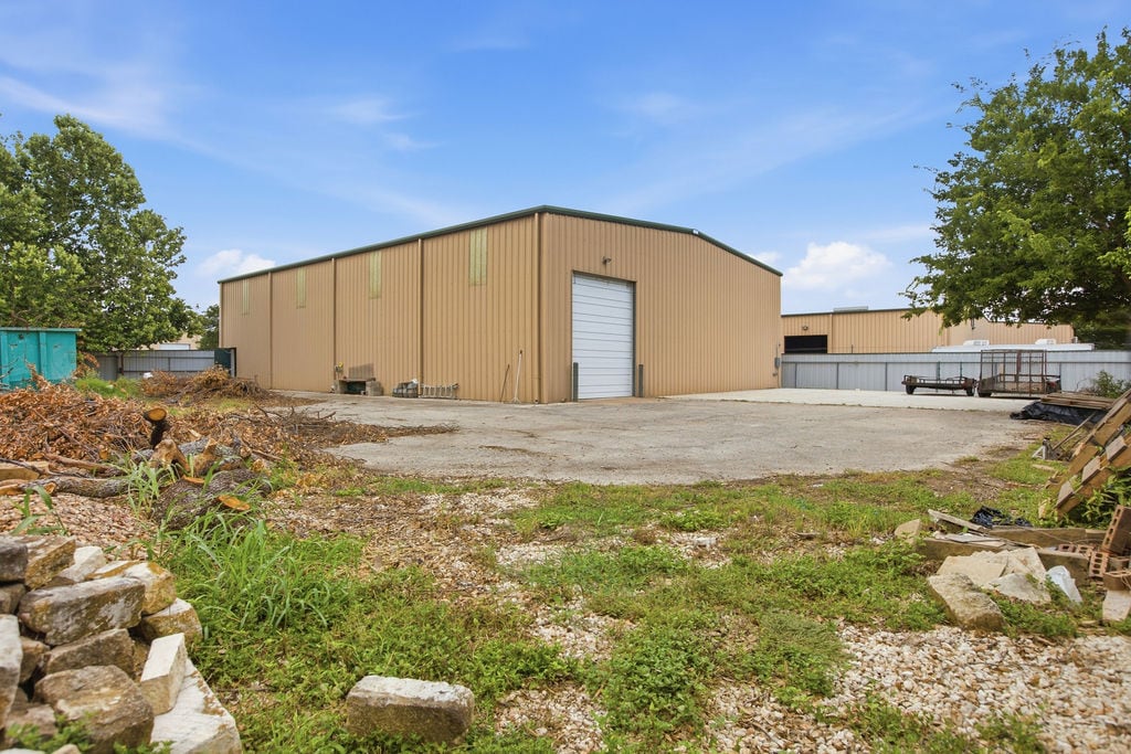 2349 Patterson Industrial Dr, Pflugerville, TX for Rent