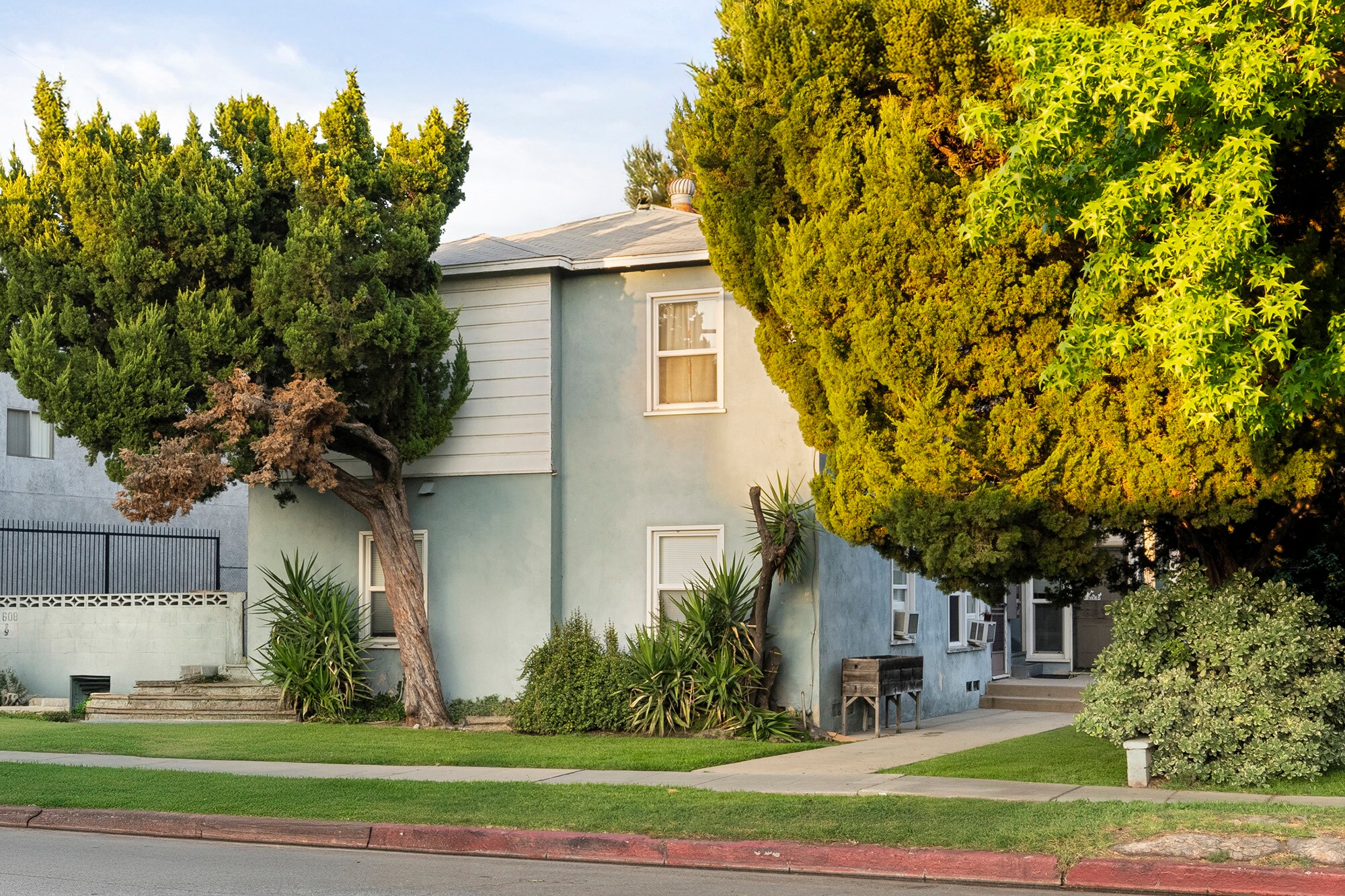 1608 Grismer Ave, Burbank, CA for Sale