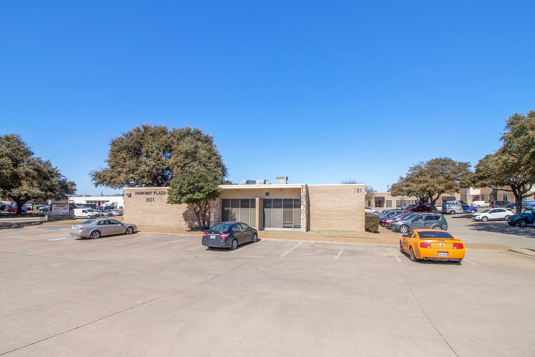 803805 Avenue H E Arlington, TX 76011 Industrial Park Property for