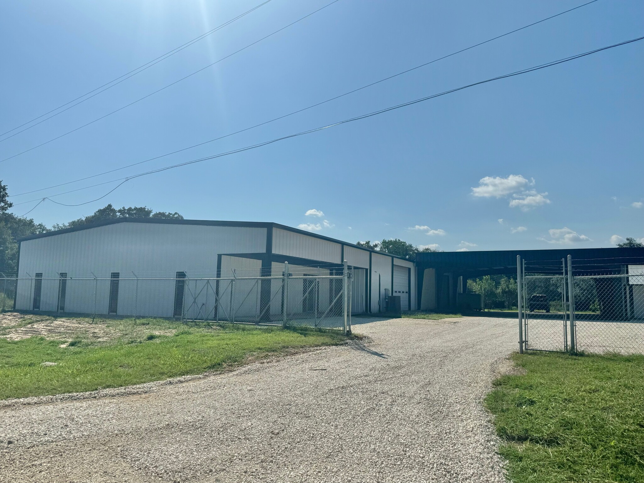 736 Garcitas Creek Rd, Inez, TX for Rent