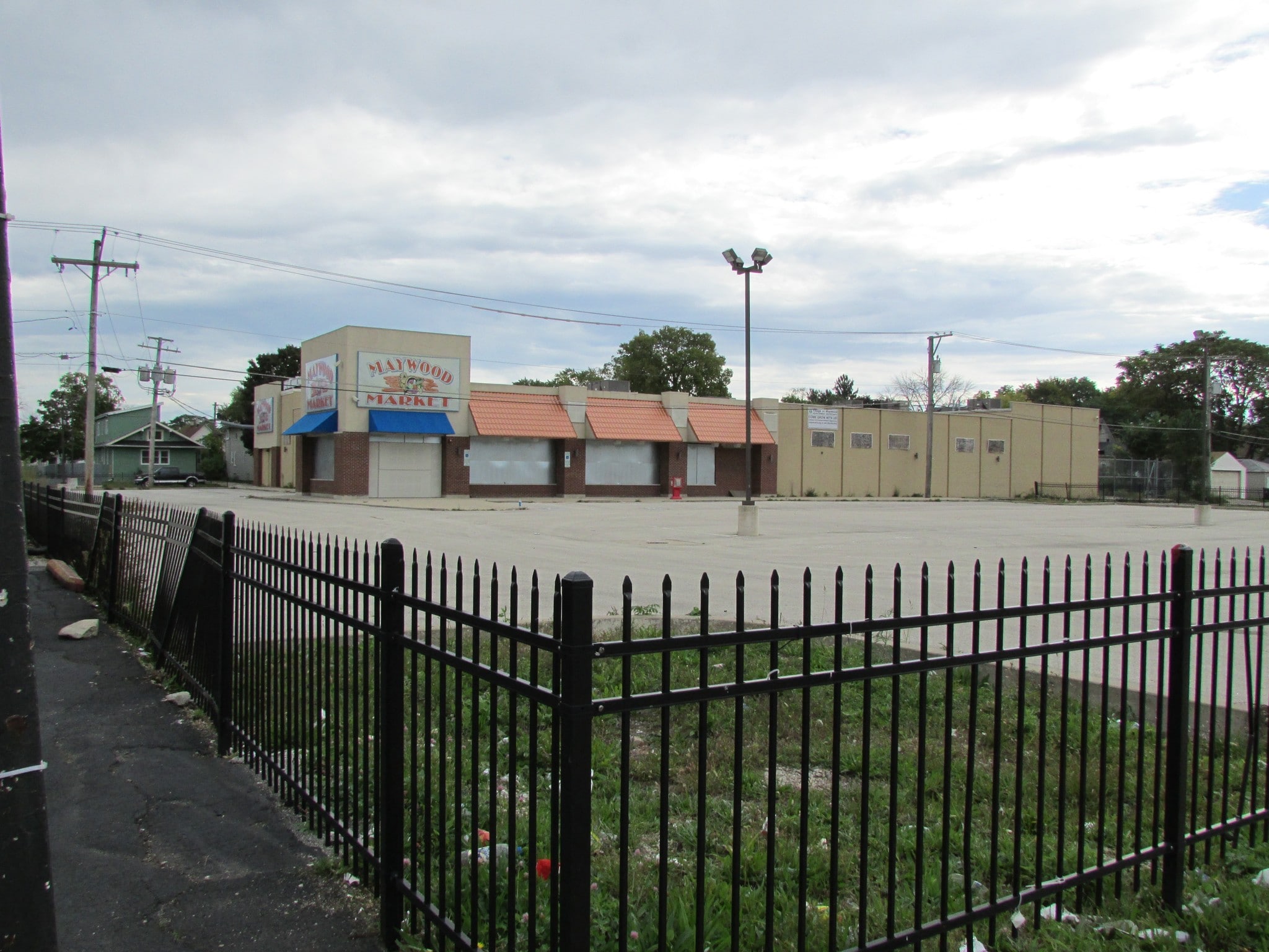615 S 5th Ave, Maywood, IL for Sale