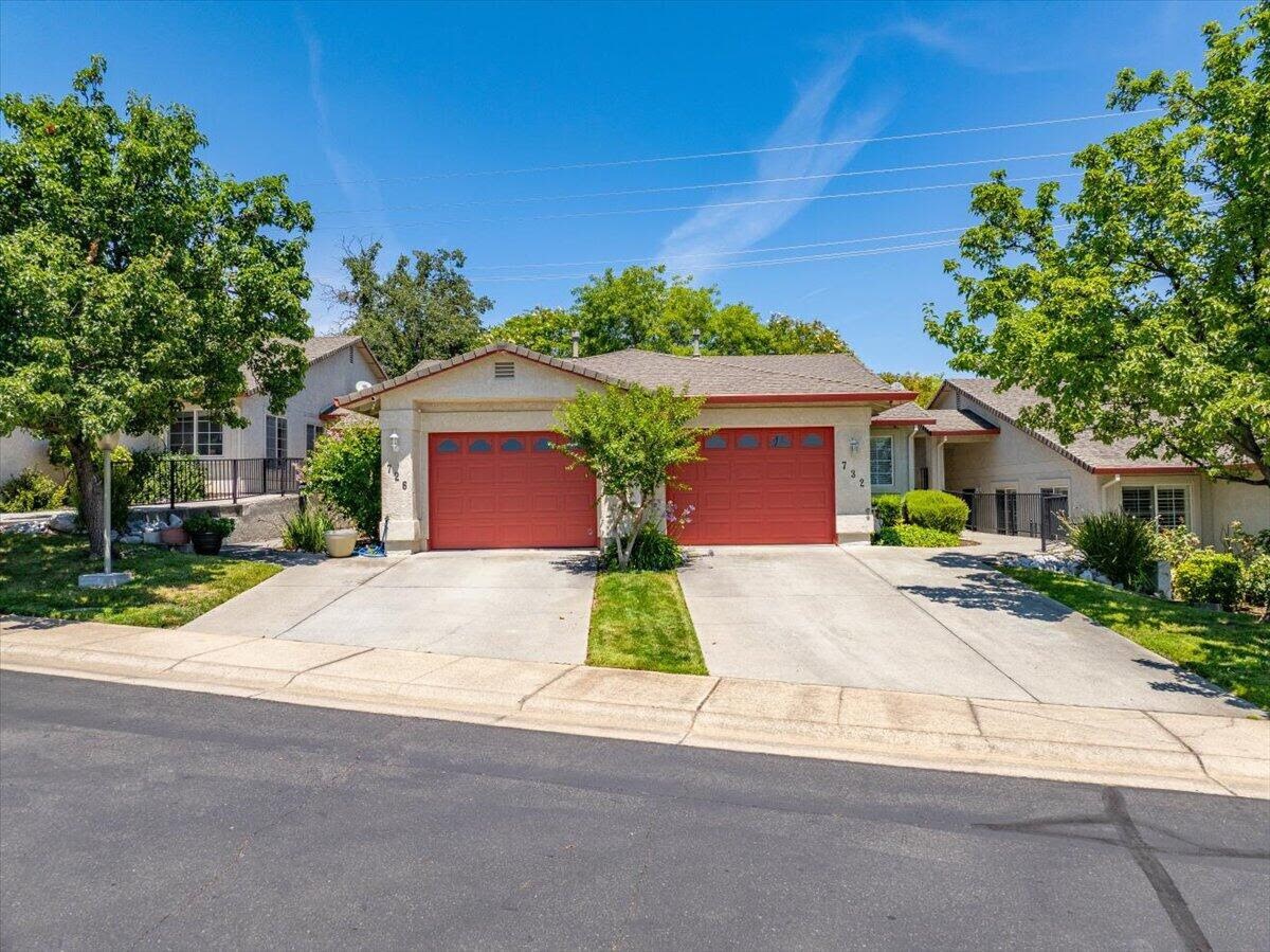 726 Stonebriar Trl, Redding, CA for Sale