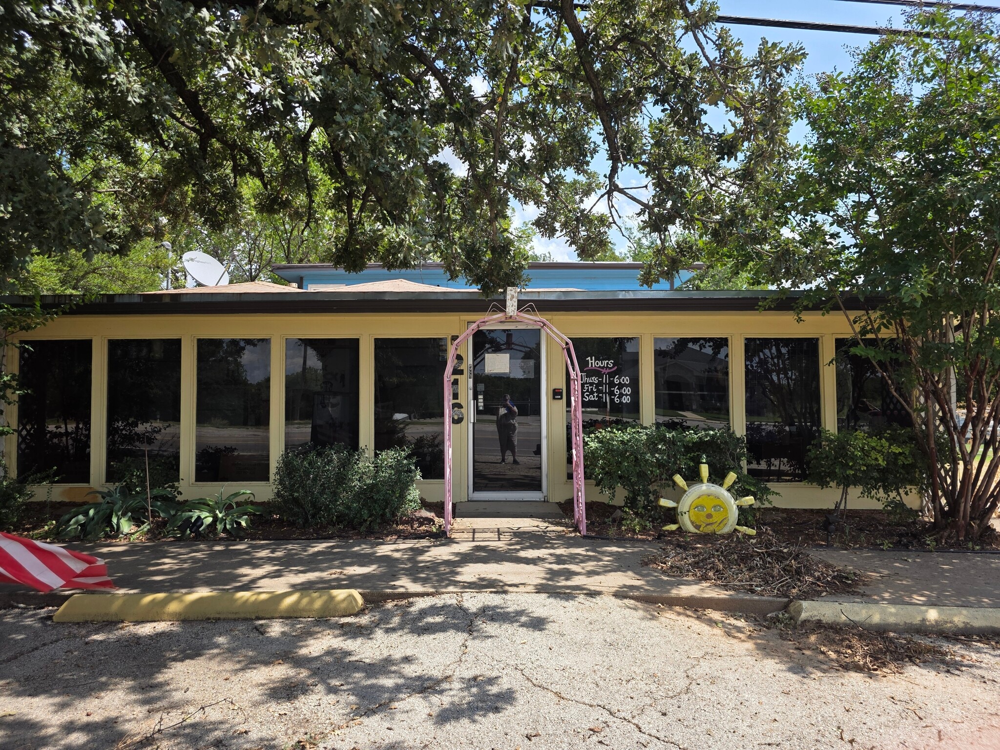 216 W Main St, Azle, TX for Sale