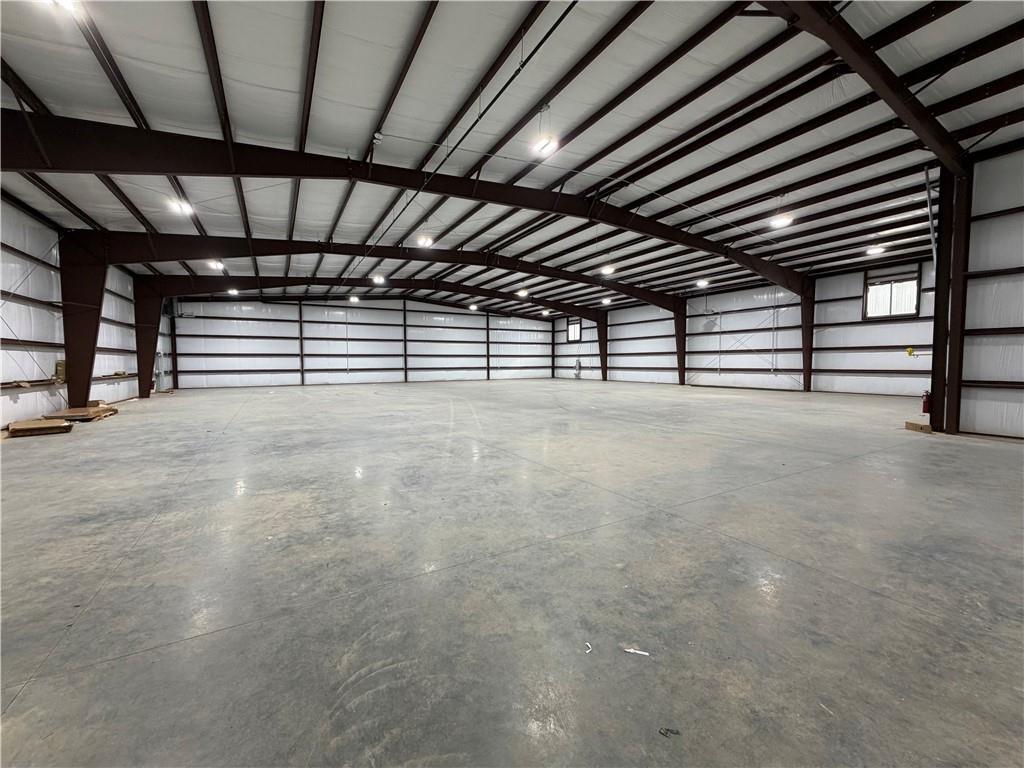 595 Kawneer dr, Springdale, AR for Sale