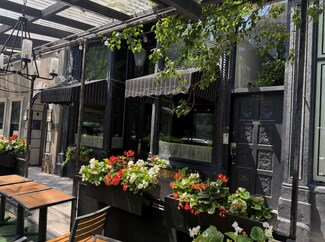 Chicago, IL Retail - 738-740 N Wells St Chicago, IL Retail - 738-740 N Wells St