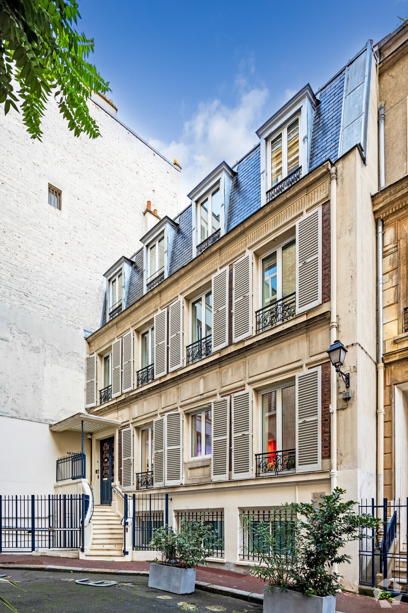 6 Cité Monthiers, Paris, PAR for Rent