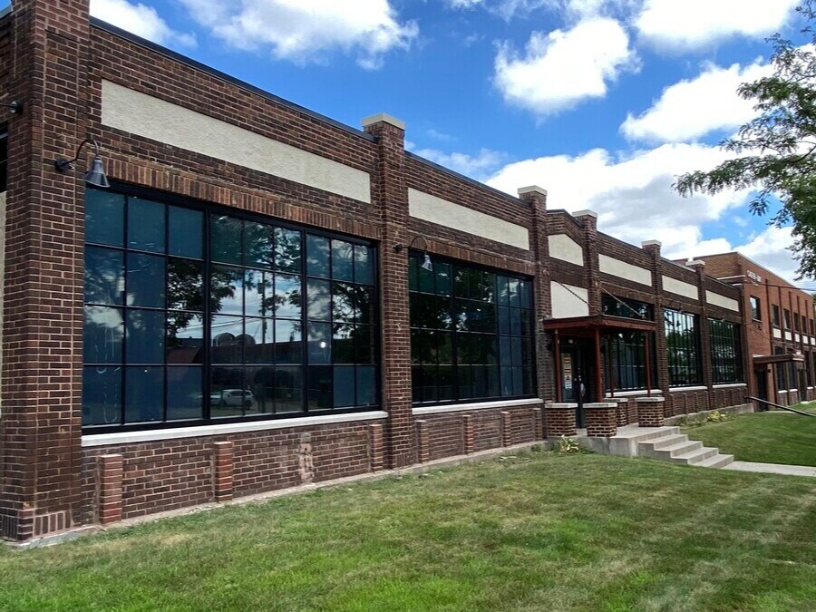 1911 Jefferson St NE, Saint Anthony, MN for Rent