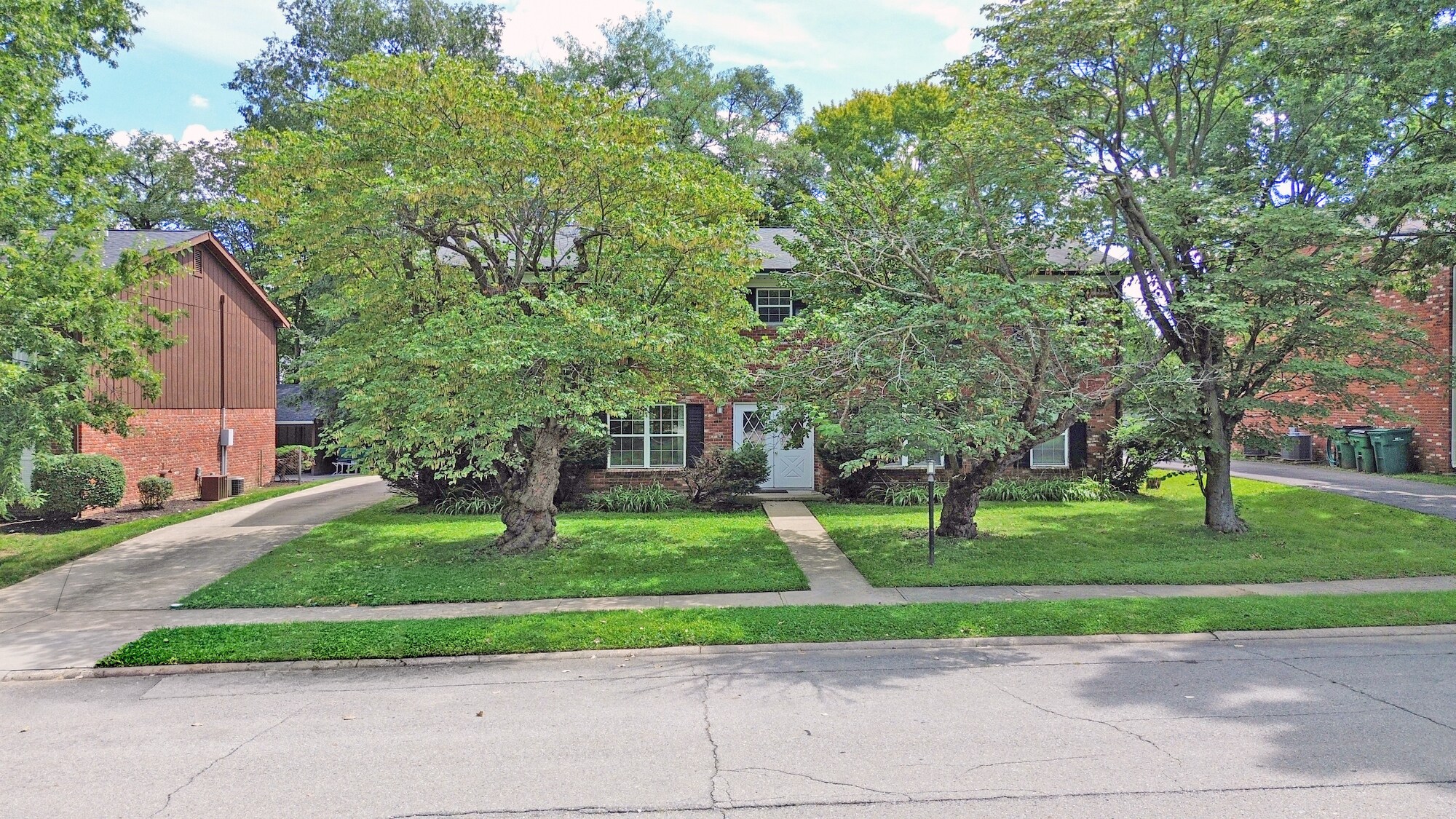 209 Lark Dr, Carmel, IN for Sale