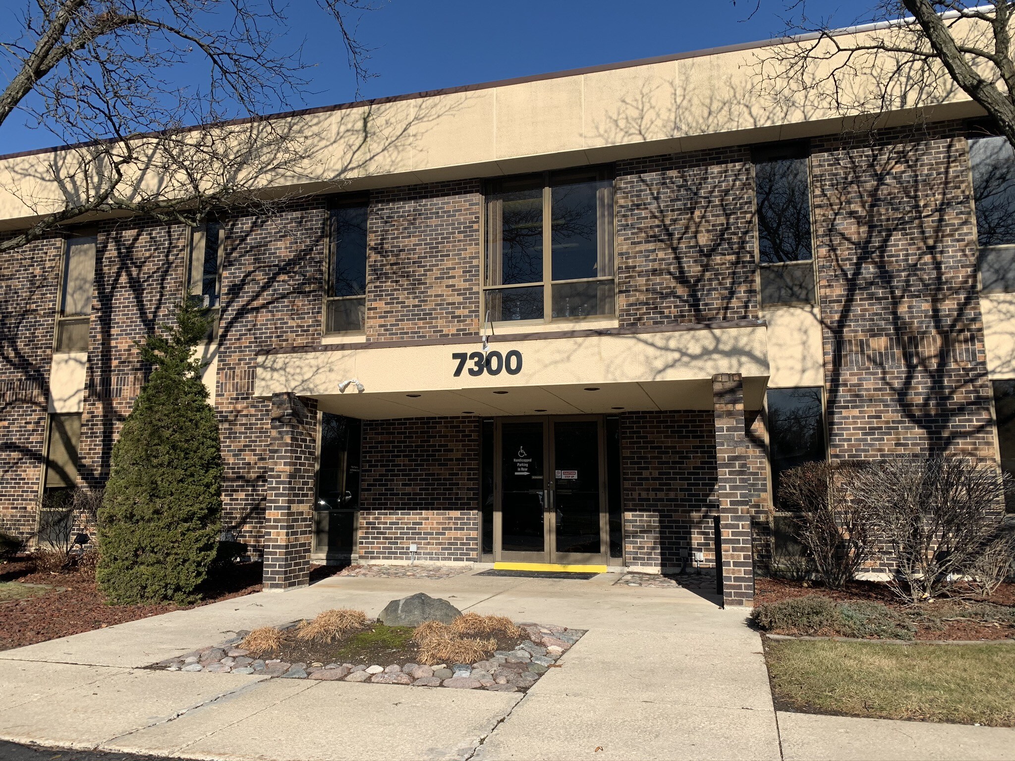 7250 W College Dr, Palos Heights, IL for Rent