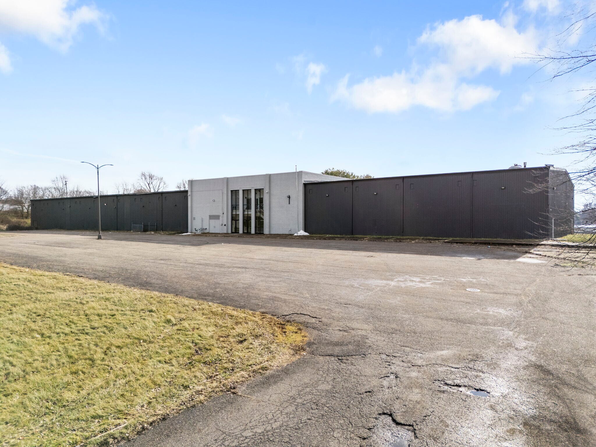 2600 25th St, Canton, OH for Rent