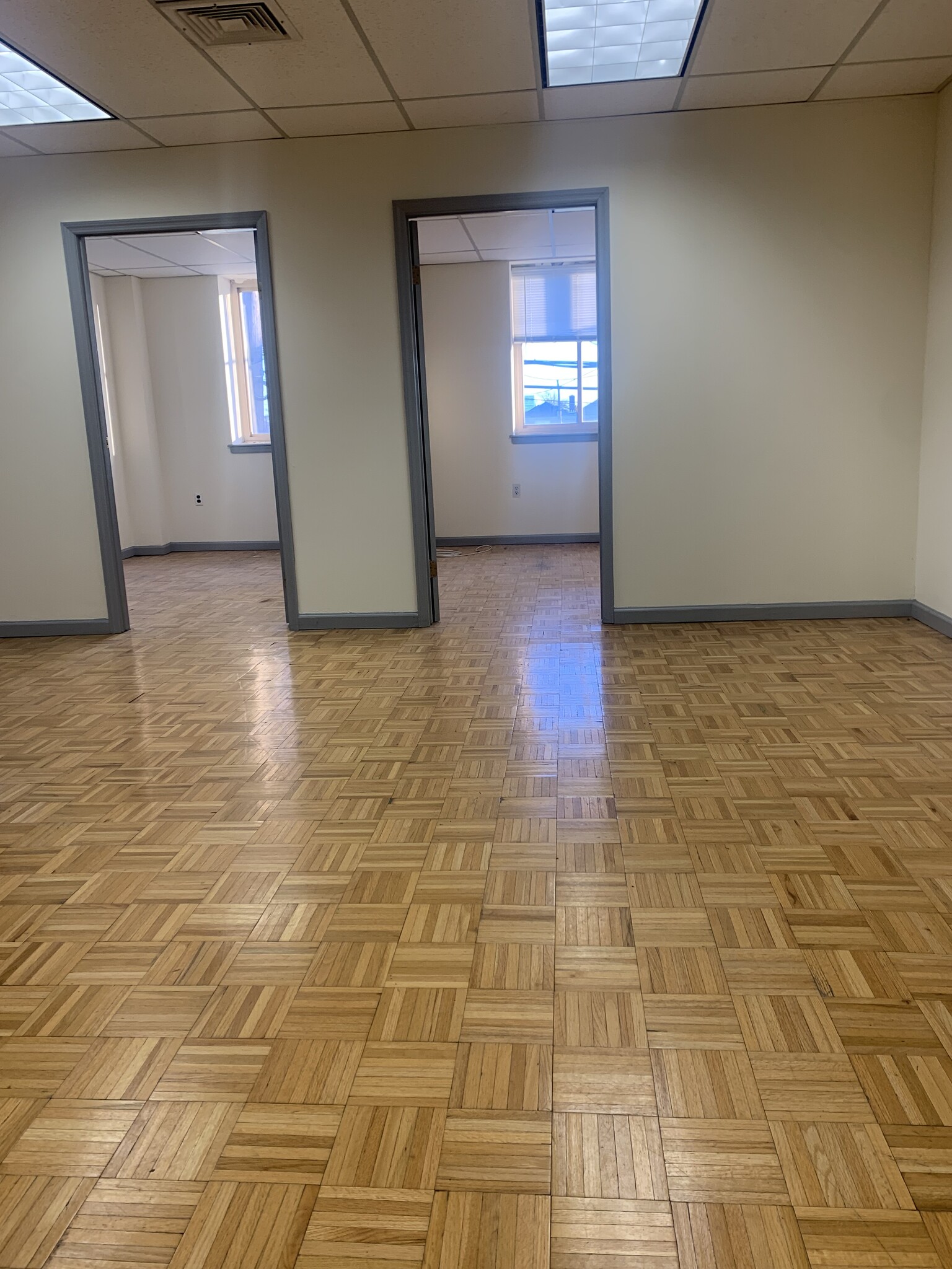 3800 E Tremont Ave, Bronx, NY for Rent