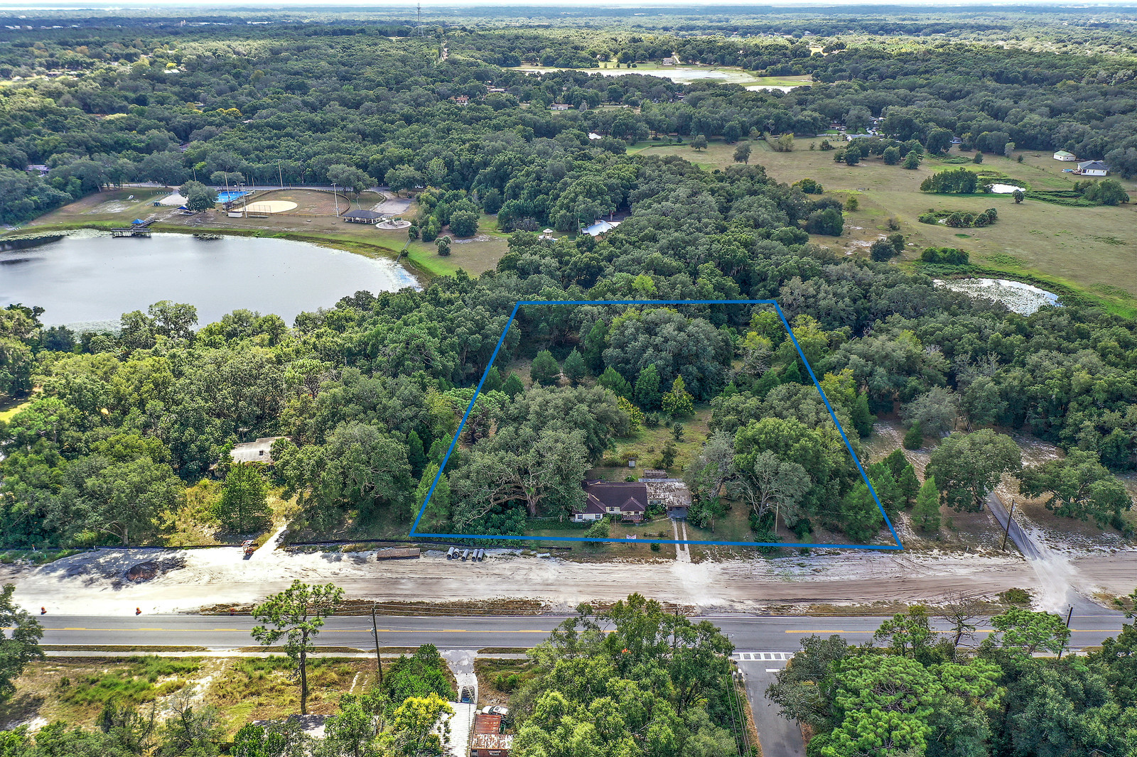 2048 Miller Blvd, Fruitland Park, FL for Sale