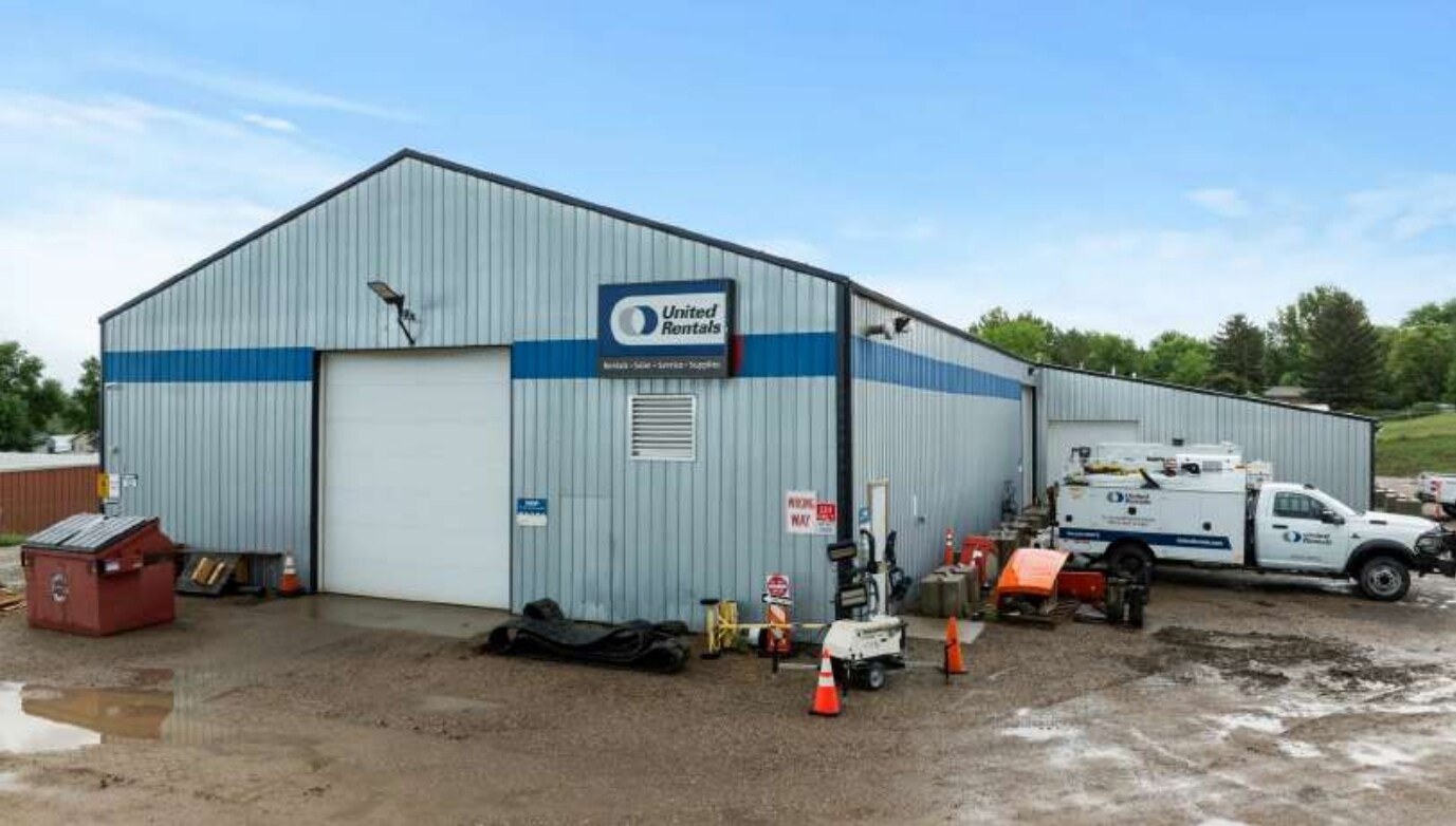 1609 SW 33rd St, Minot, ND for Sale