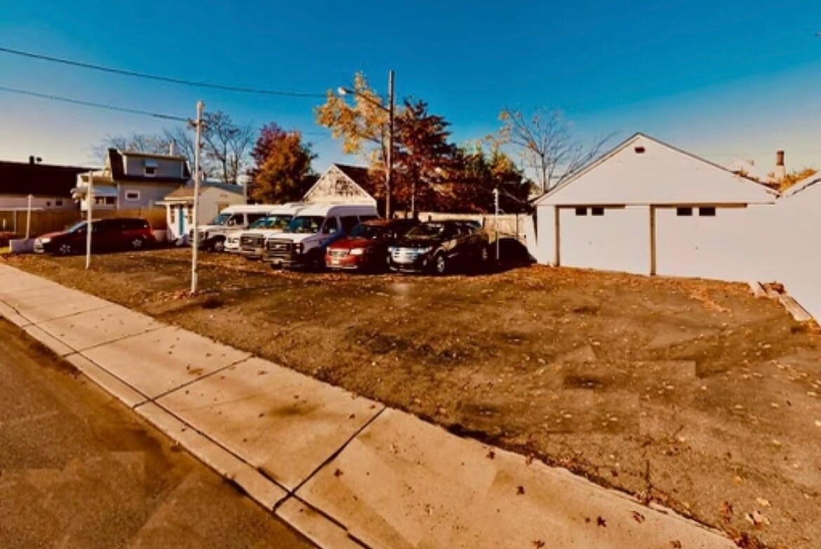 695 Convery Blvd Perth Amboy, NJ 08861 Flex Property for Lease on