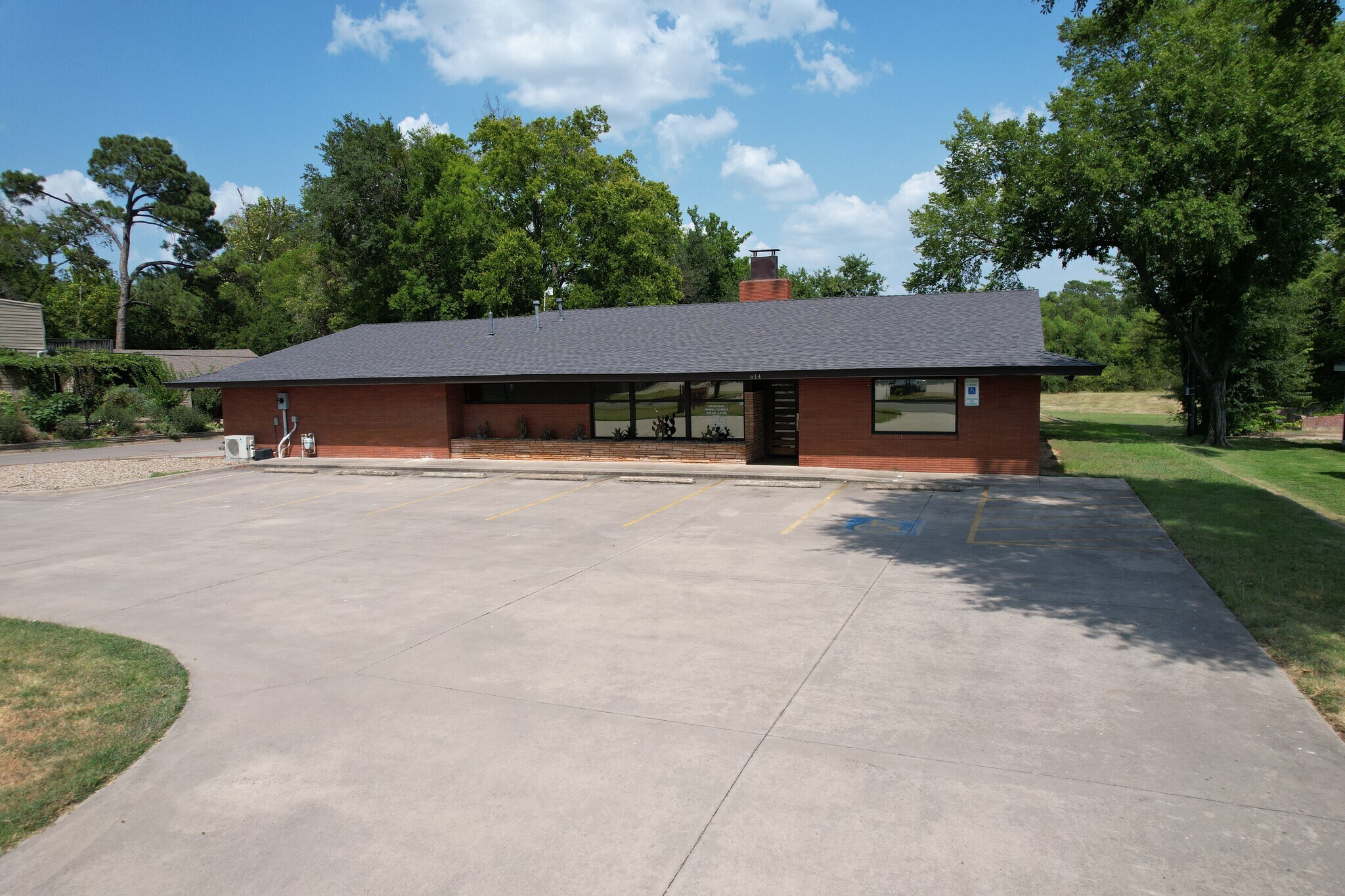 614 Oak Ave, Sulphur Springs, TX for Sale