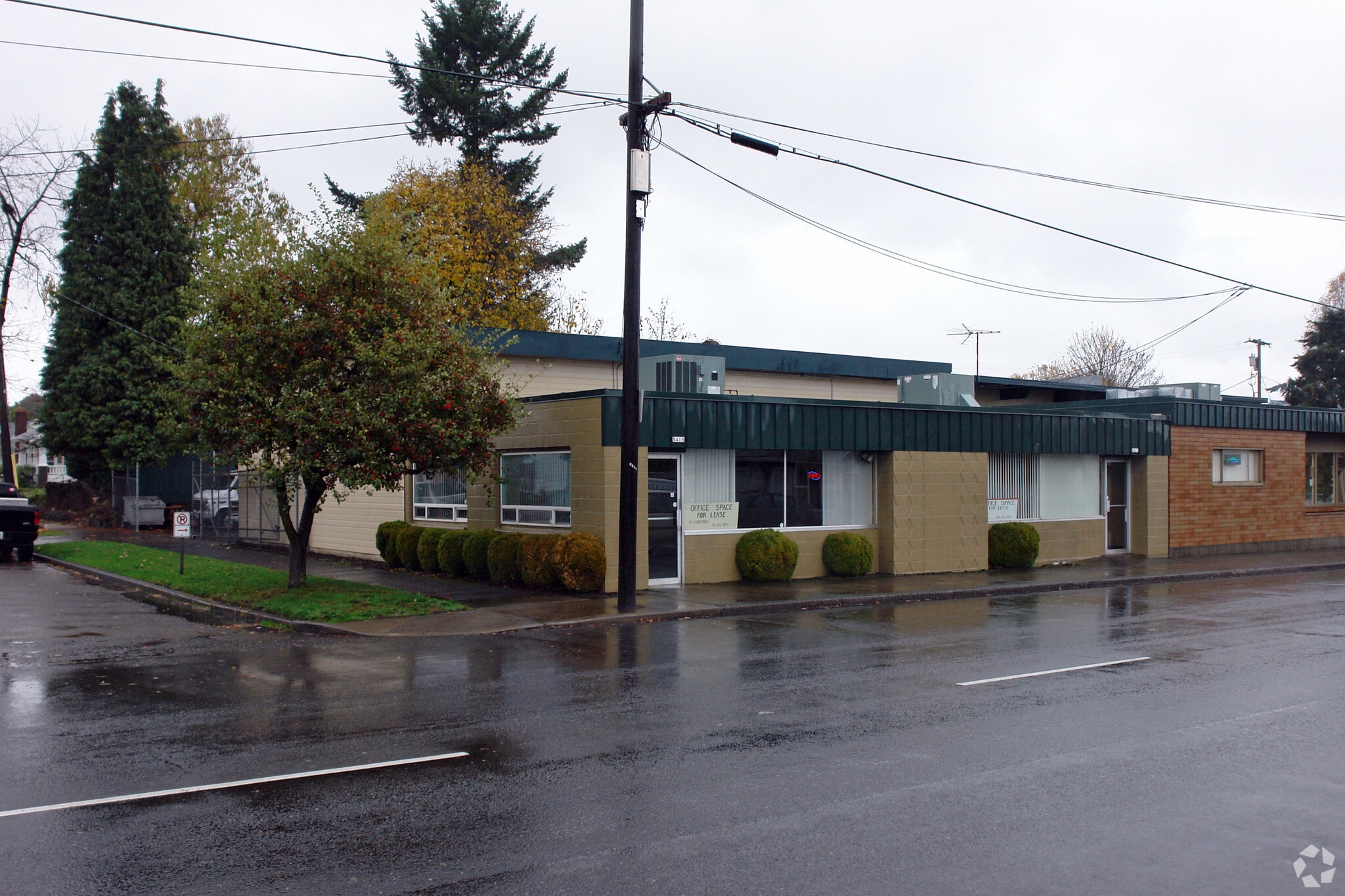 8419-8423 SE Stark St, Portland, OR for Rent