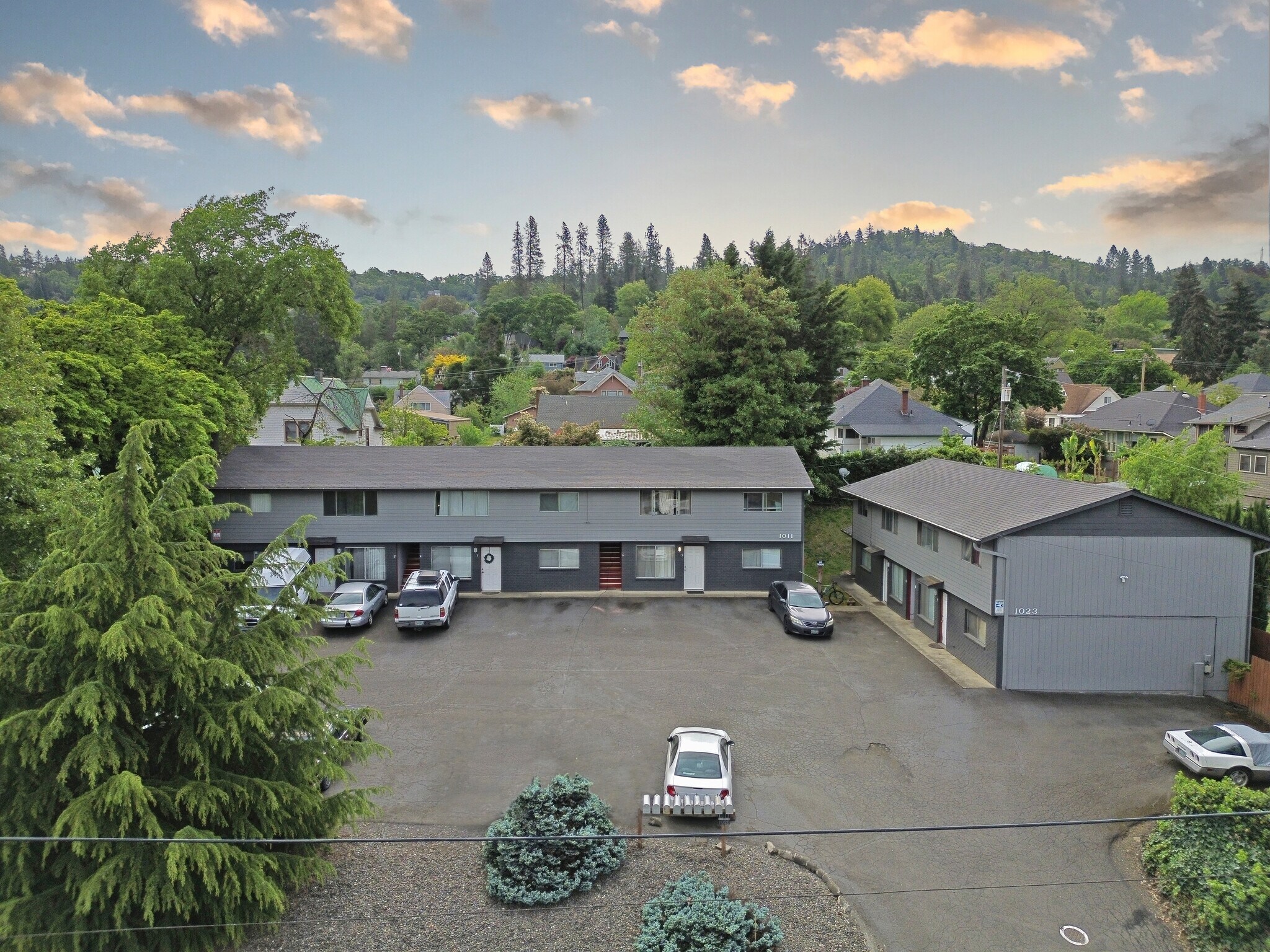 1023 SE Cobb St, Roseburg, OR for Sale