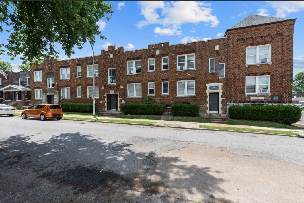 5000 Virginia Ave, Saint Louis, MO for Sale