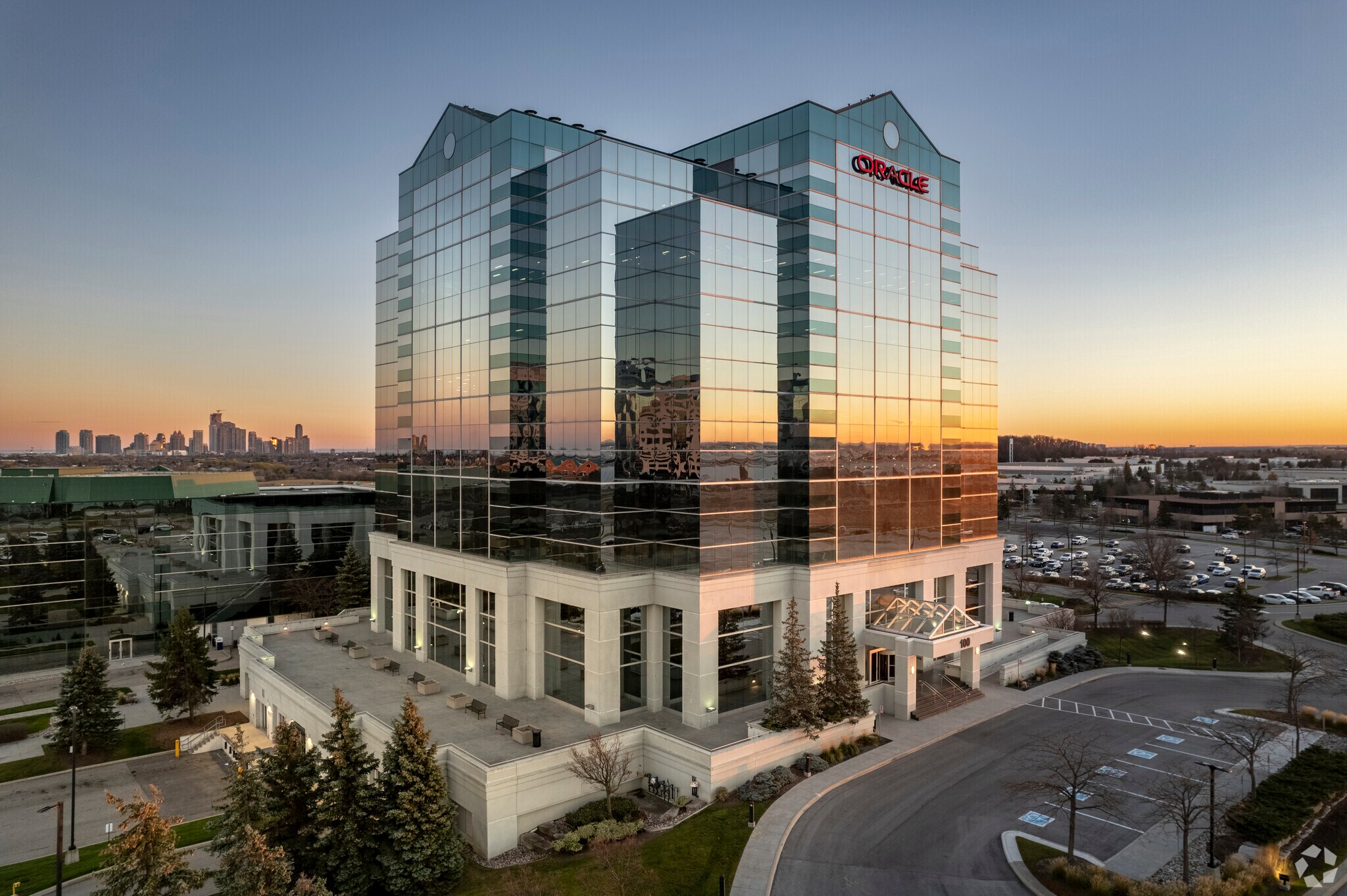 100 Milverton Dr, Mississauga, ON for Rent