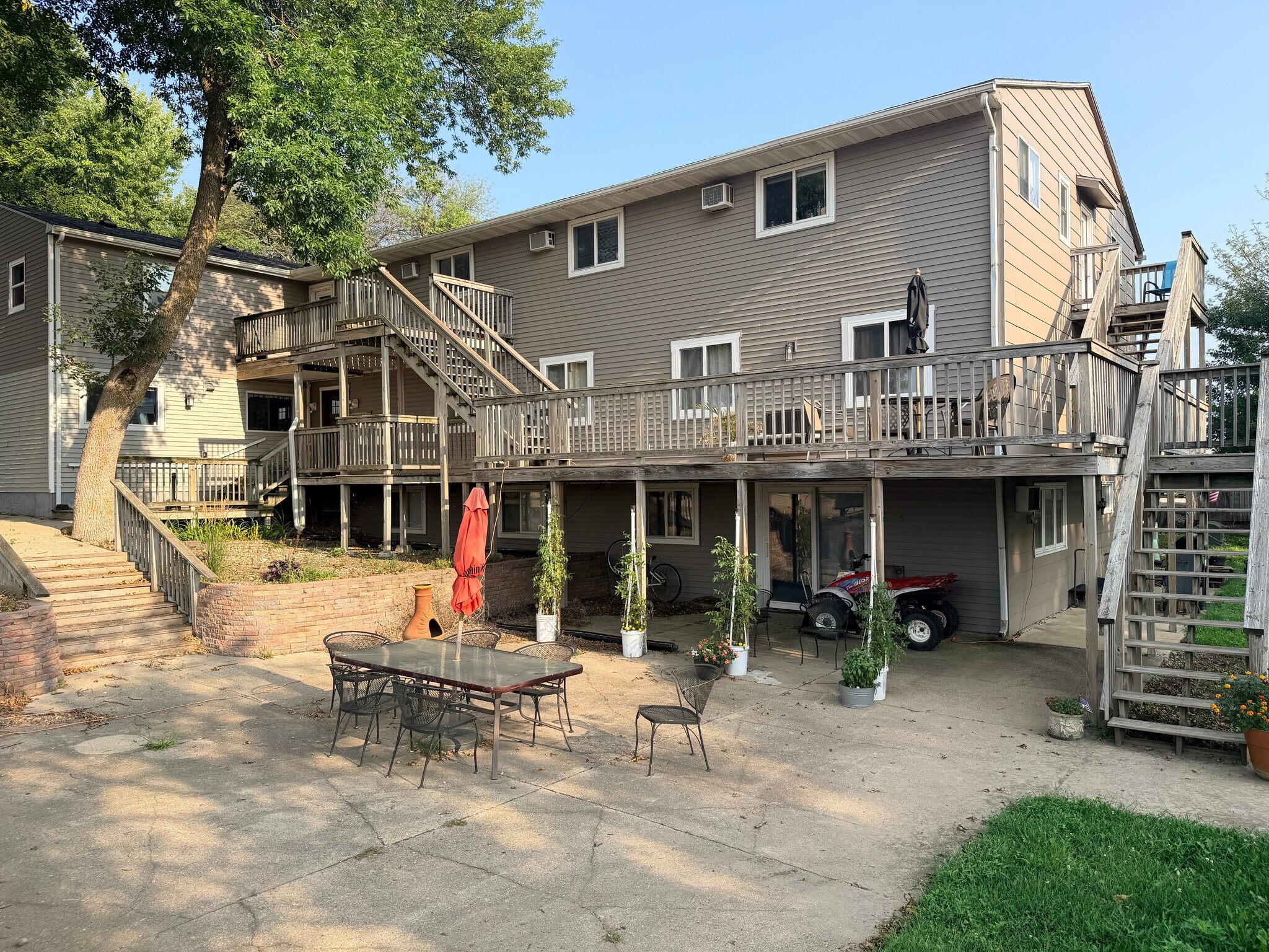 2212 Okoboji Ave, Milford, IA for Sale