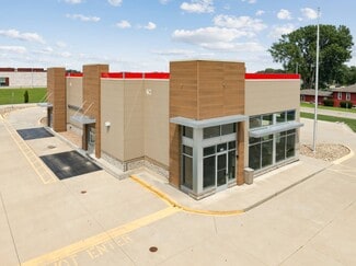 Waterloo, IA Retail - 215 E Donald St