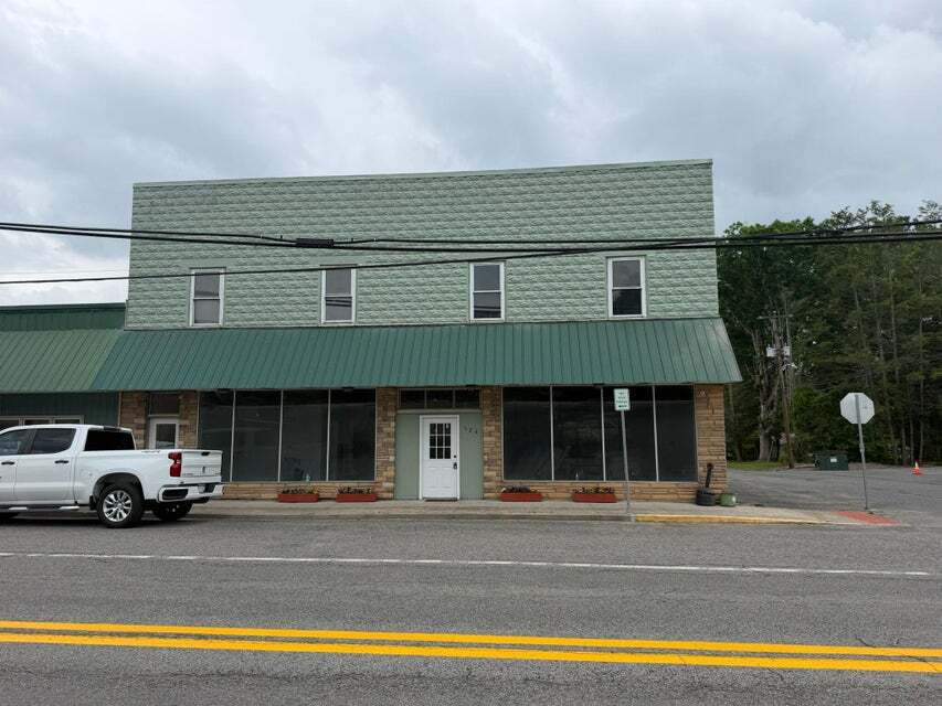 524 Nicholas st, Rupert, WV for Sale