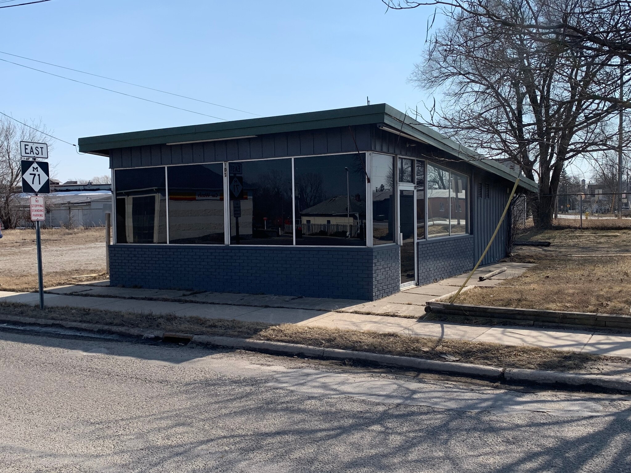 102 Corunna Ave, Owosso, MI for Sale