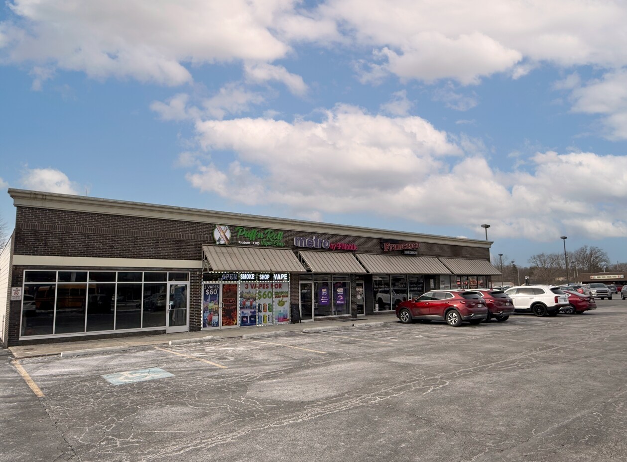 466-512 N Abbe Rd, Elyria, OH for Rent