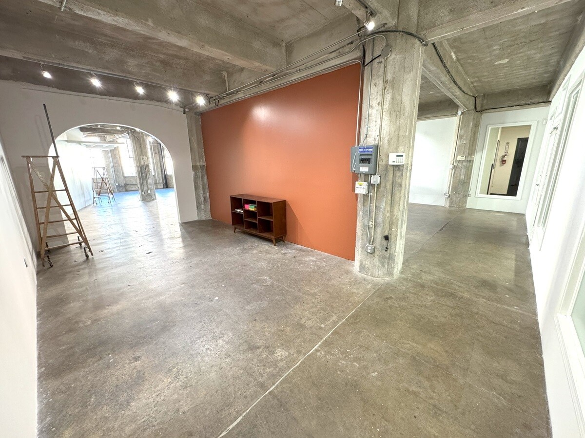 817 S Los Angeles St, Los Angeles, CA for Rent