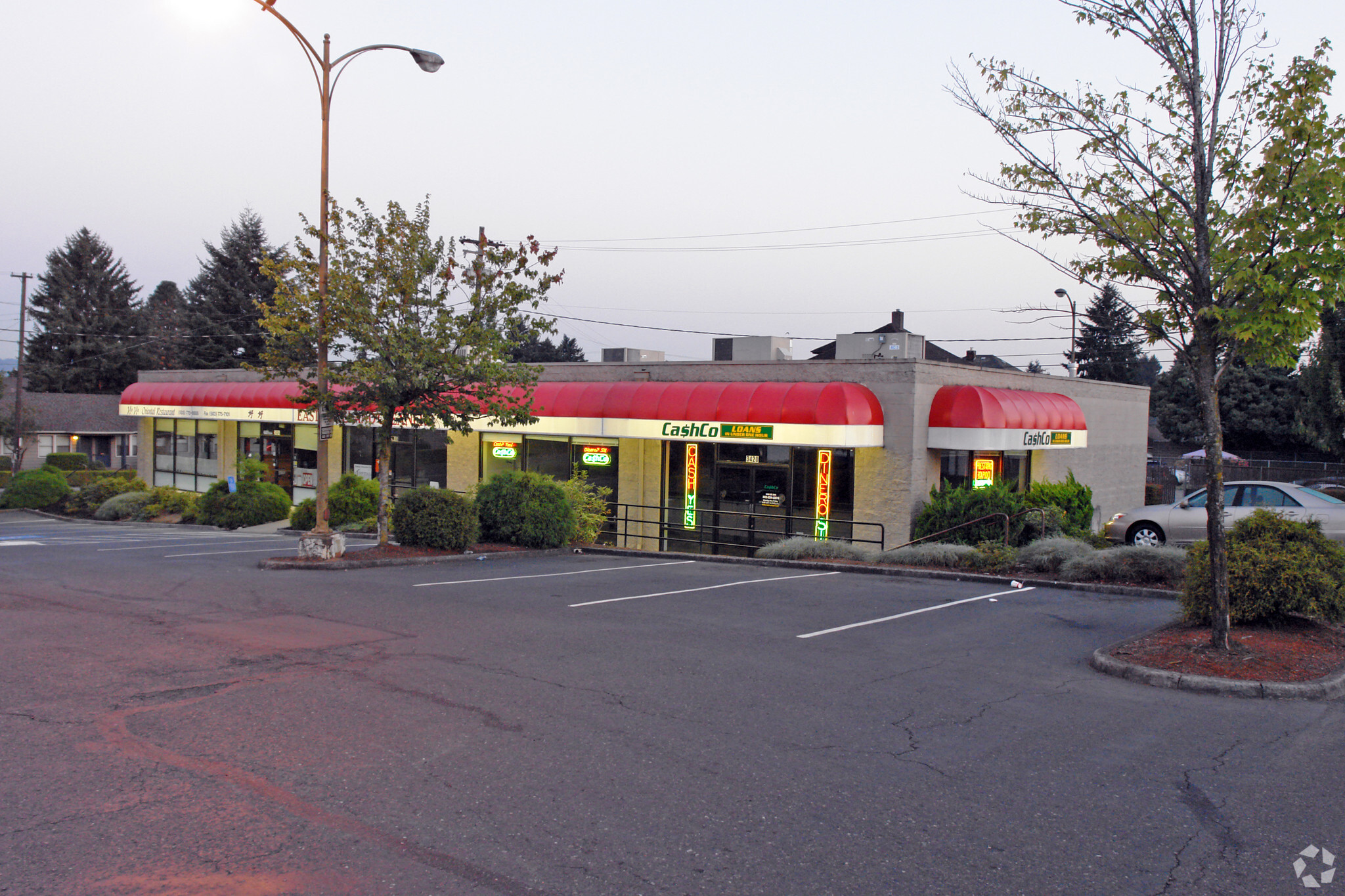 3945-3975 SE Powell Blvd, Portland, OR for Rent