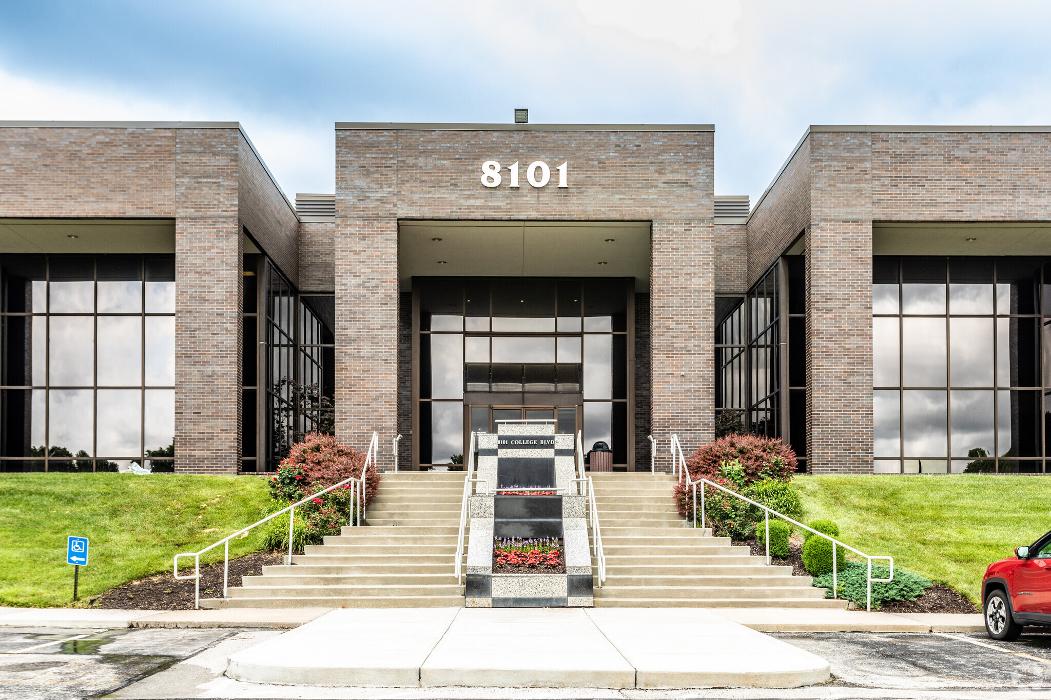 8101 College Blvd, Overland Park, KS for Rent