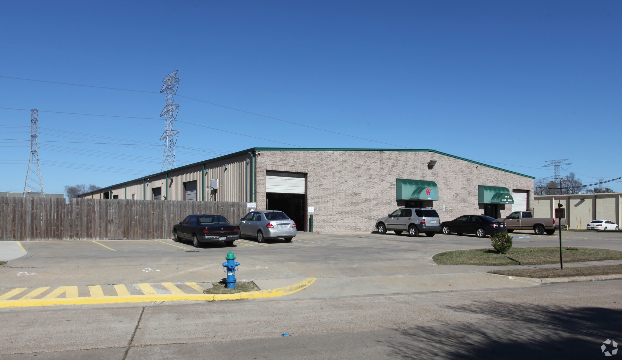 47484750 Sherwood Ln Houston, TX 77092 Industrial Property for Lease on