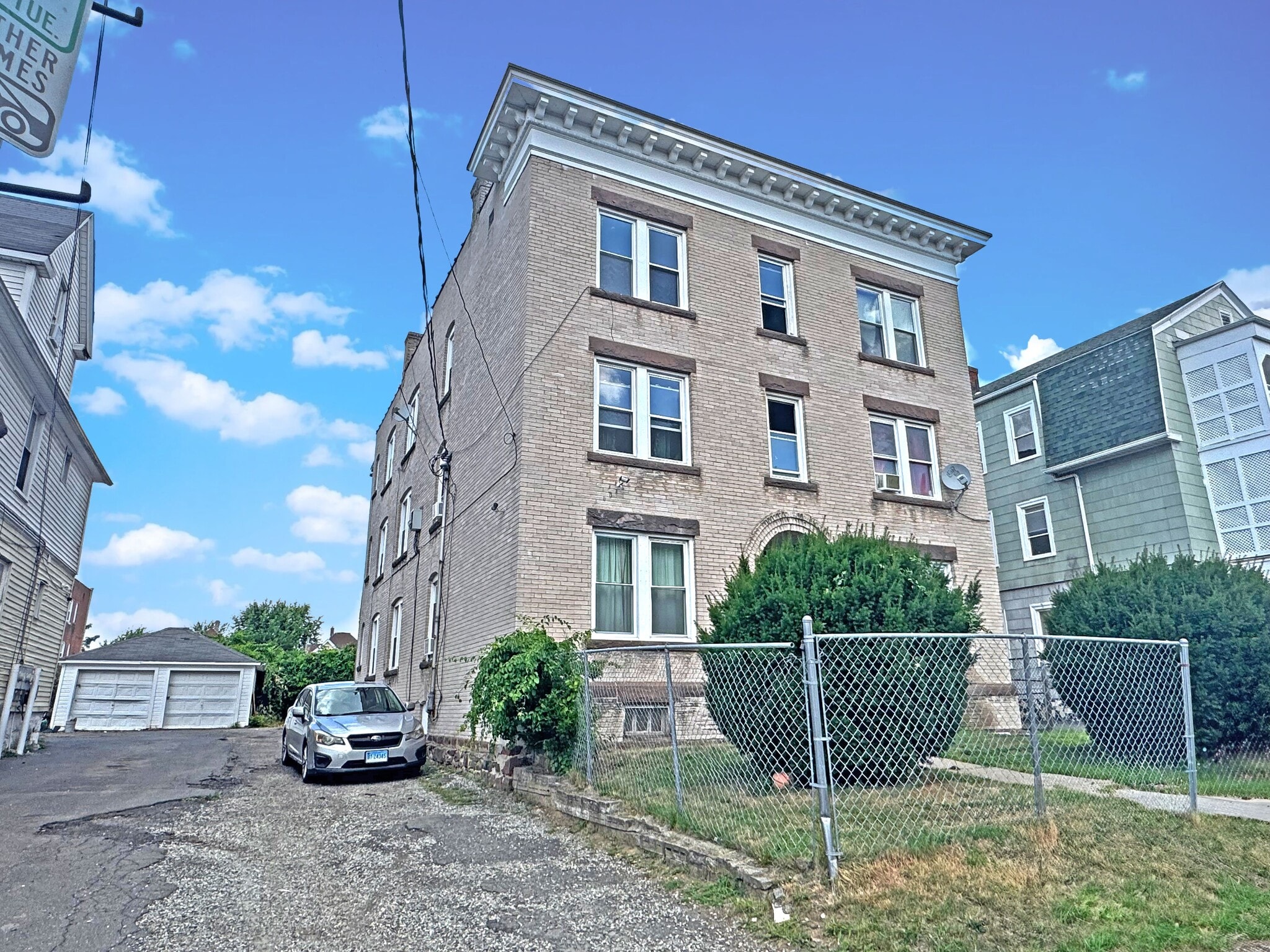 66 Standish St, Hartford, CT for Sale