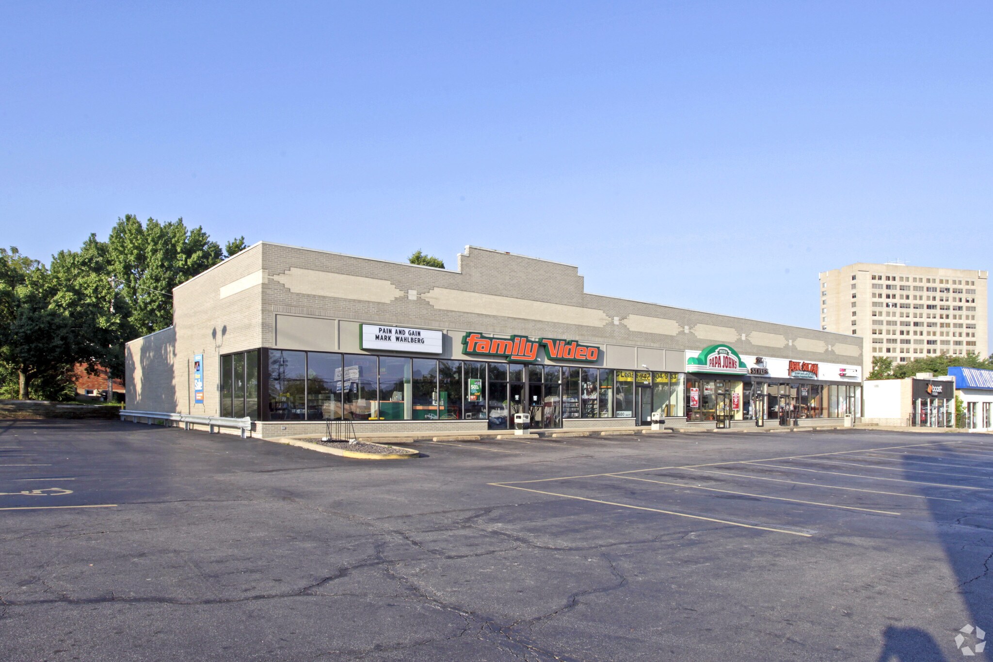 10460-10468 Saint Charles Rock Rd, Saint Ann, MO for Rent