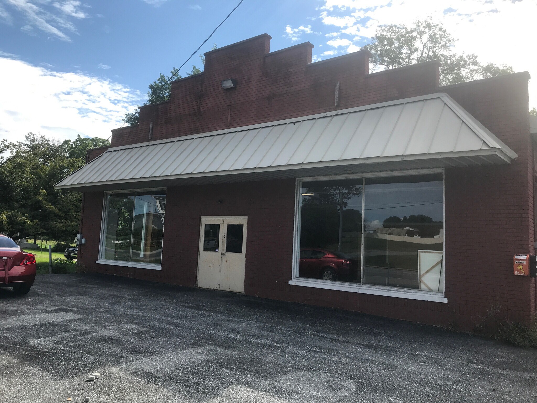 3177 Limestone Rd Cochranville, PA 19330 Retail Property for Sale on