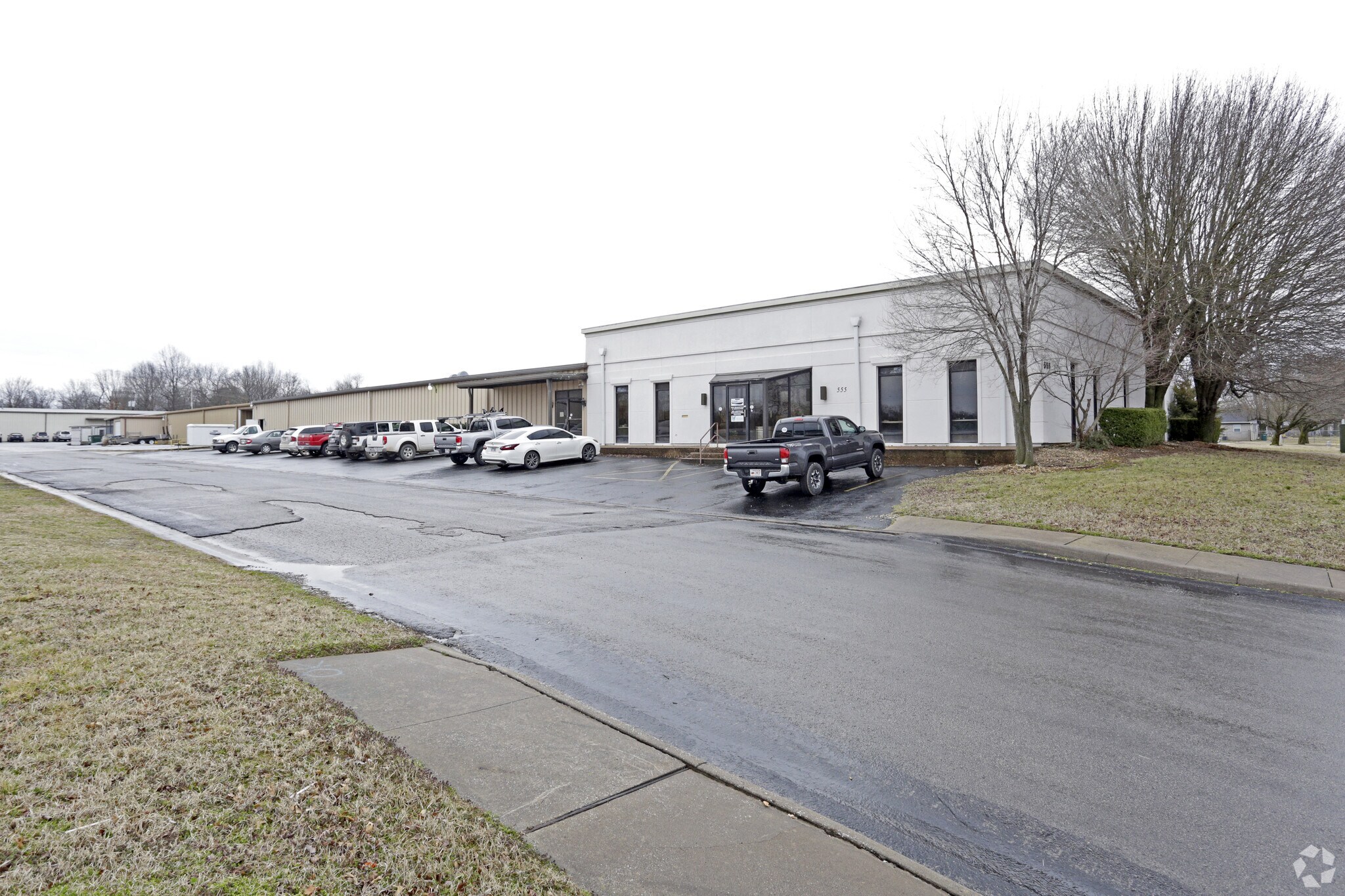 557559 N 13th St Rogers, AR 72756 Industrial Property for Lease on