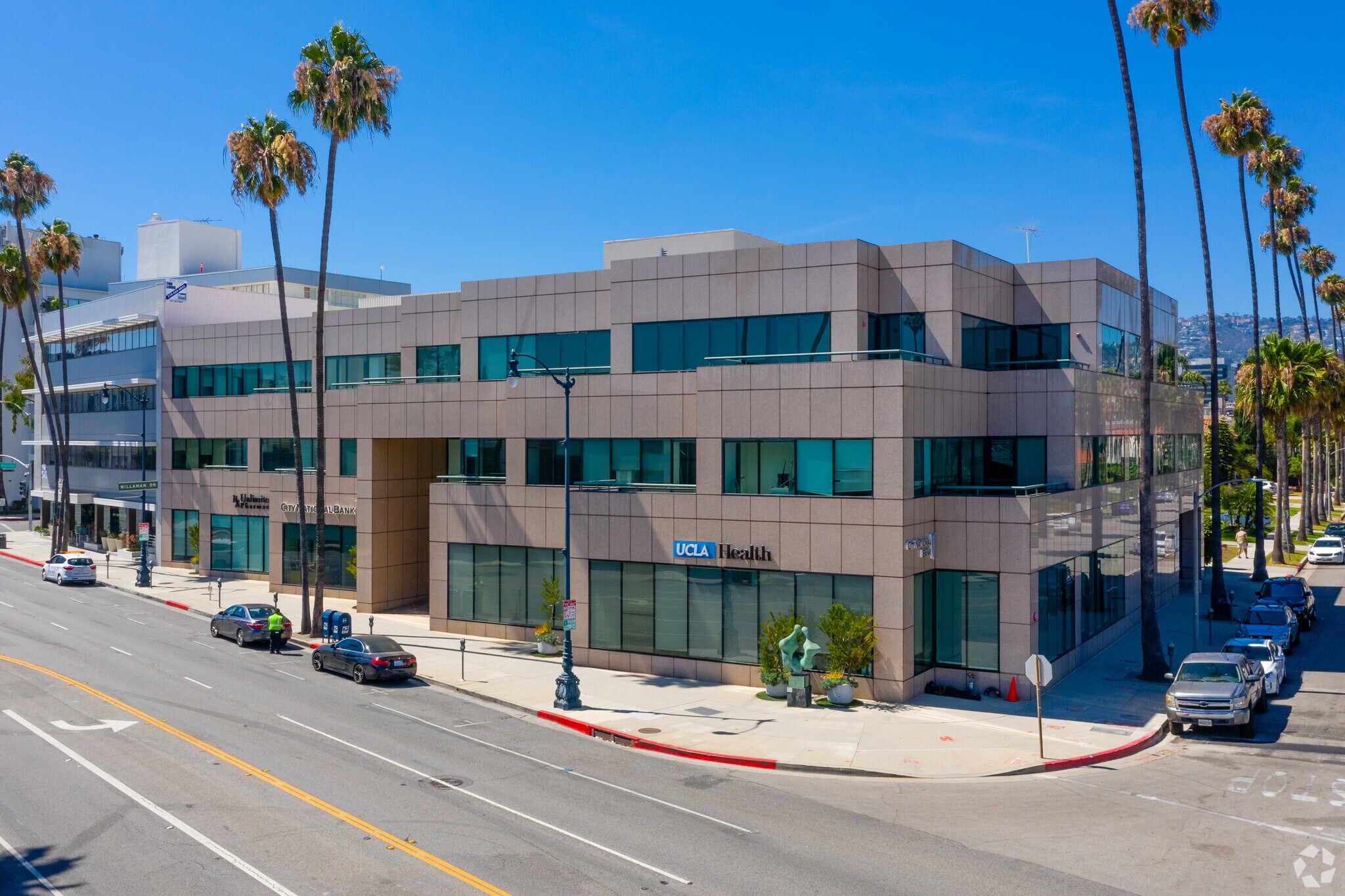 8641 Wilshire Blvd, Beverly Hills, CA for Rent