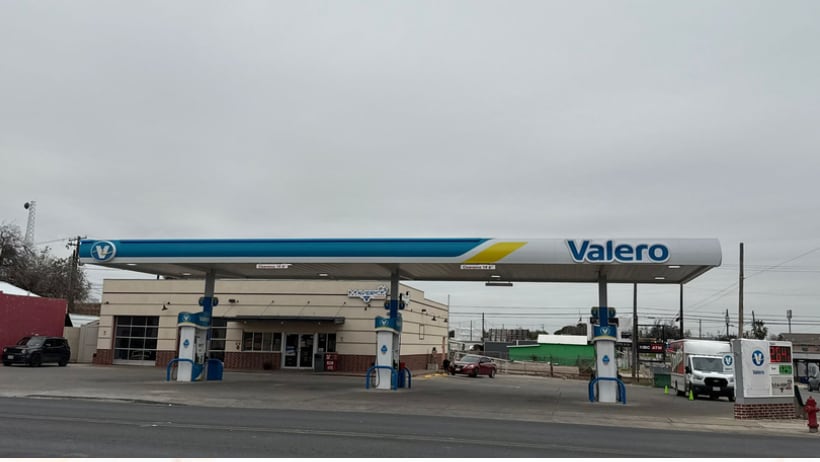 602 E Main St, Eagle Pass, TX for Sale