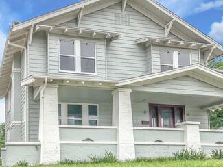 Denton, TX Office/Retail - 209 E University Dr