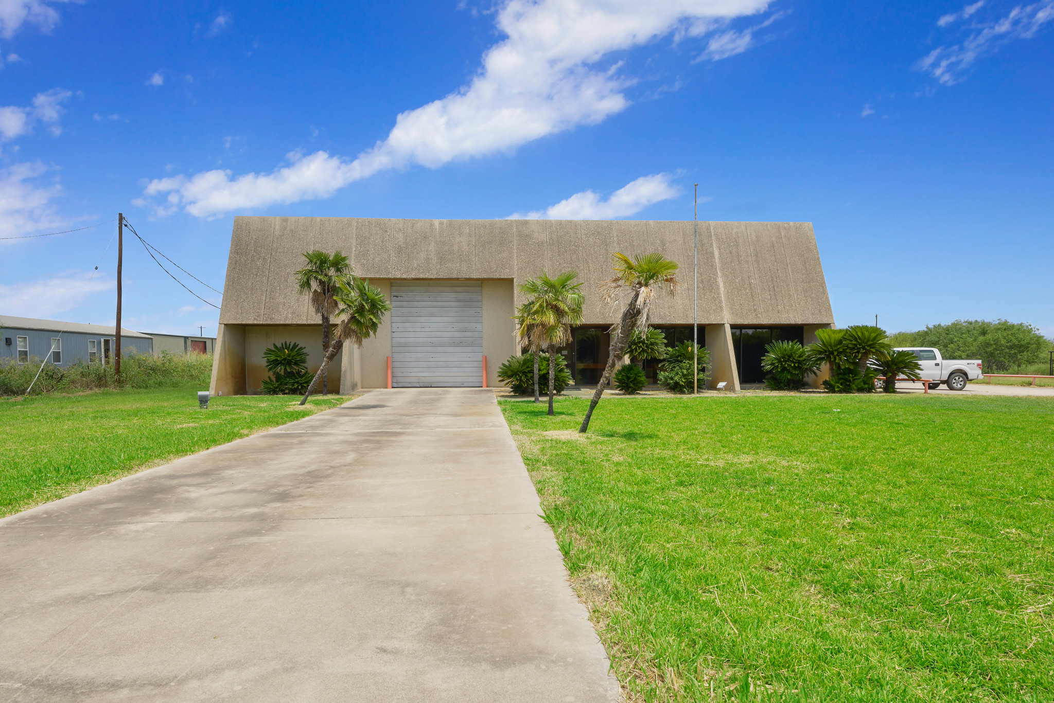 8276 N SH 16, Poteet, TX for Rent