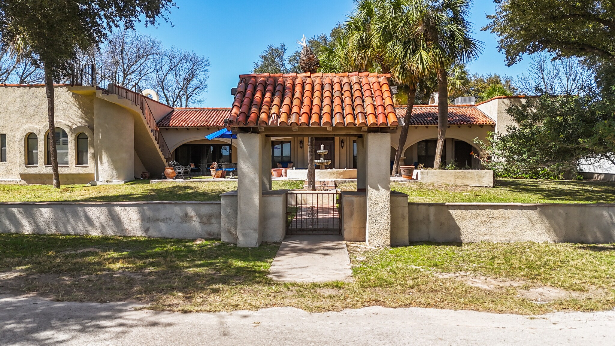 505 Gilchrist Ln, Del Rio, TX for Sale