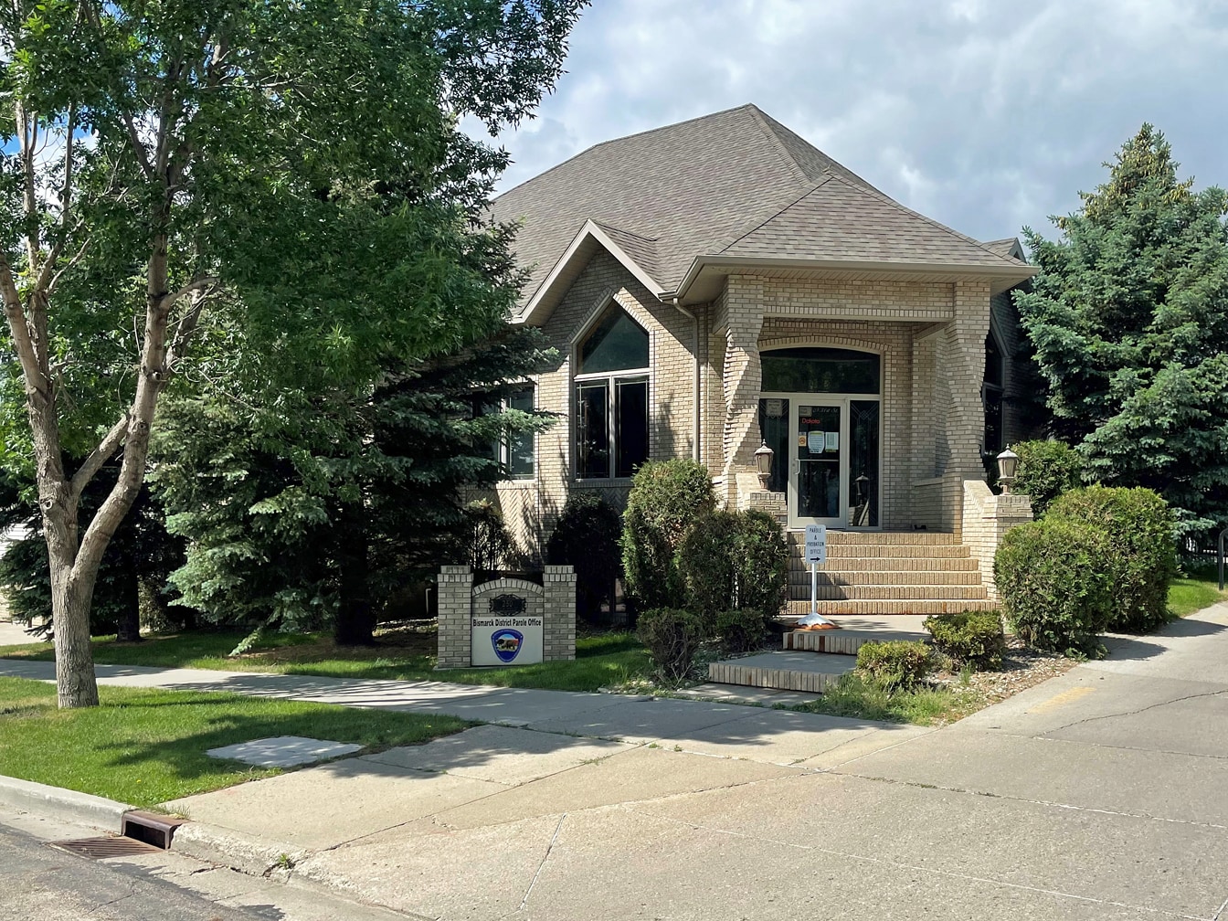 250 N 31st St, Bismarck, ND for Rent