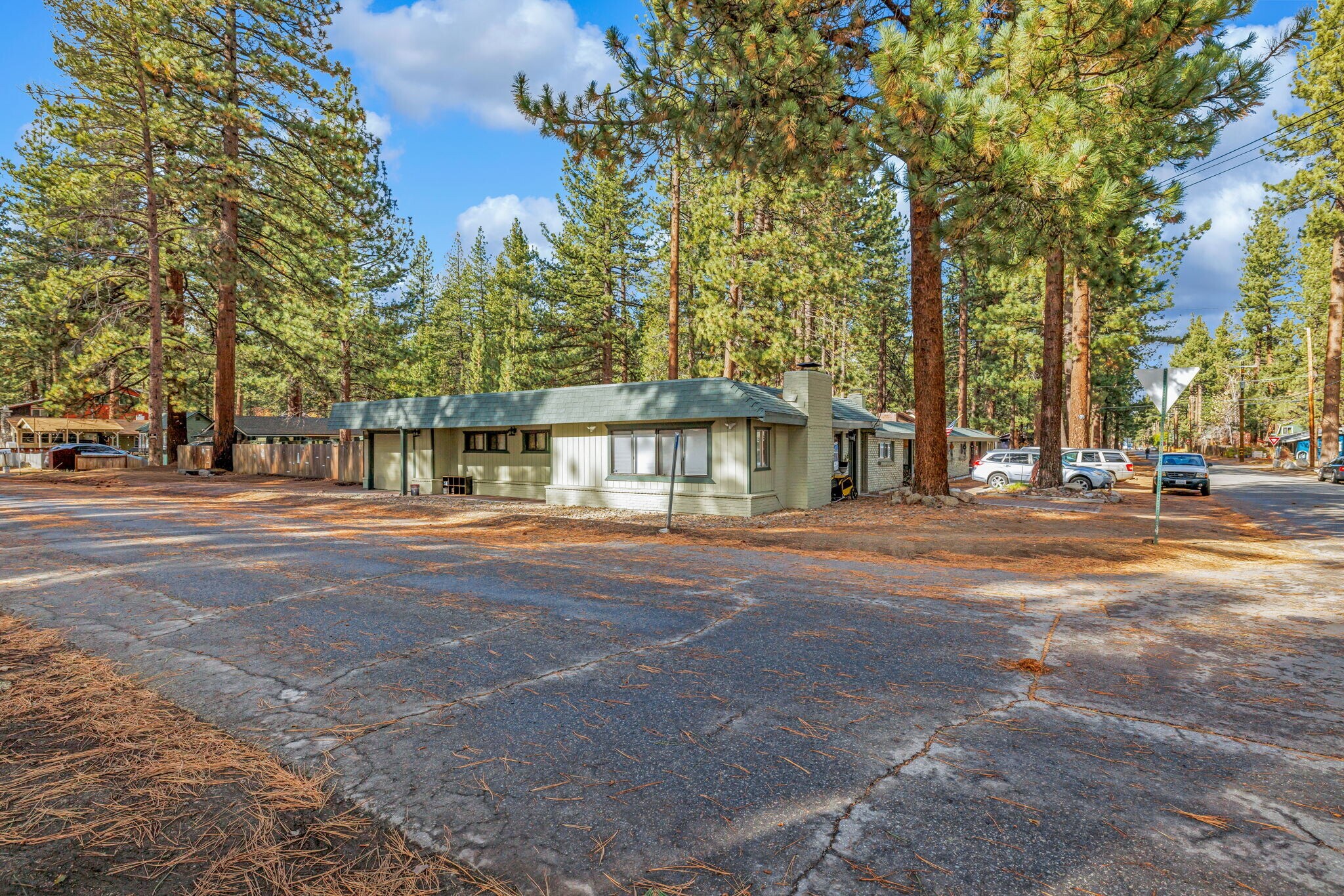 2975 Sacramento Ave, South Lake Tahoe, CA for Sale