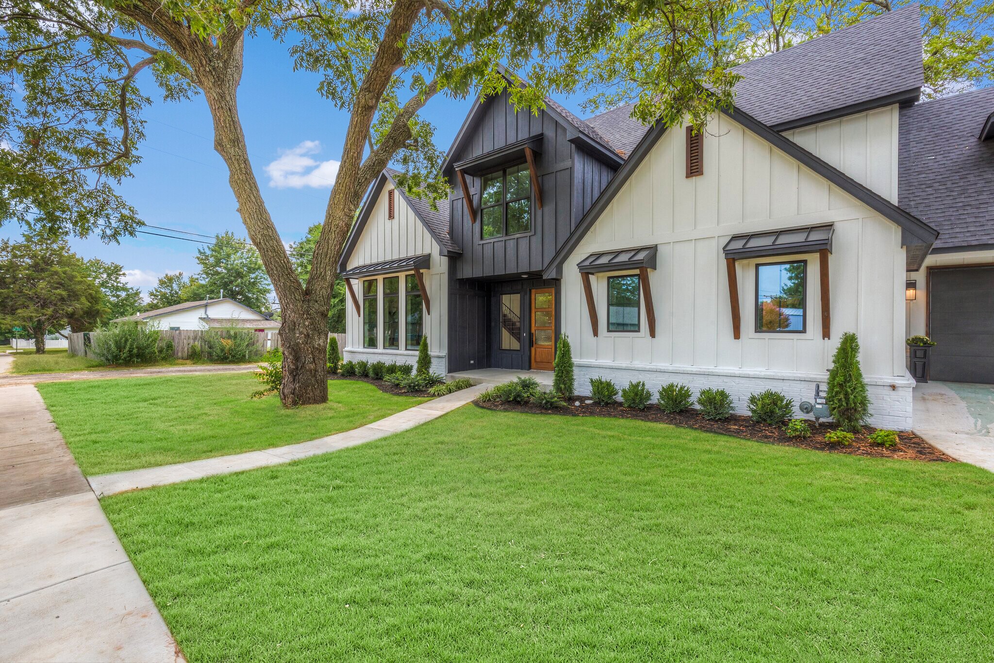 421 E Elgin St, Broken Arrow, OK for Sale