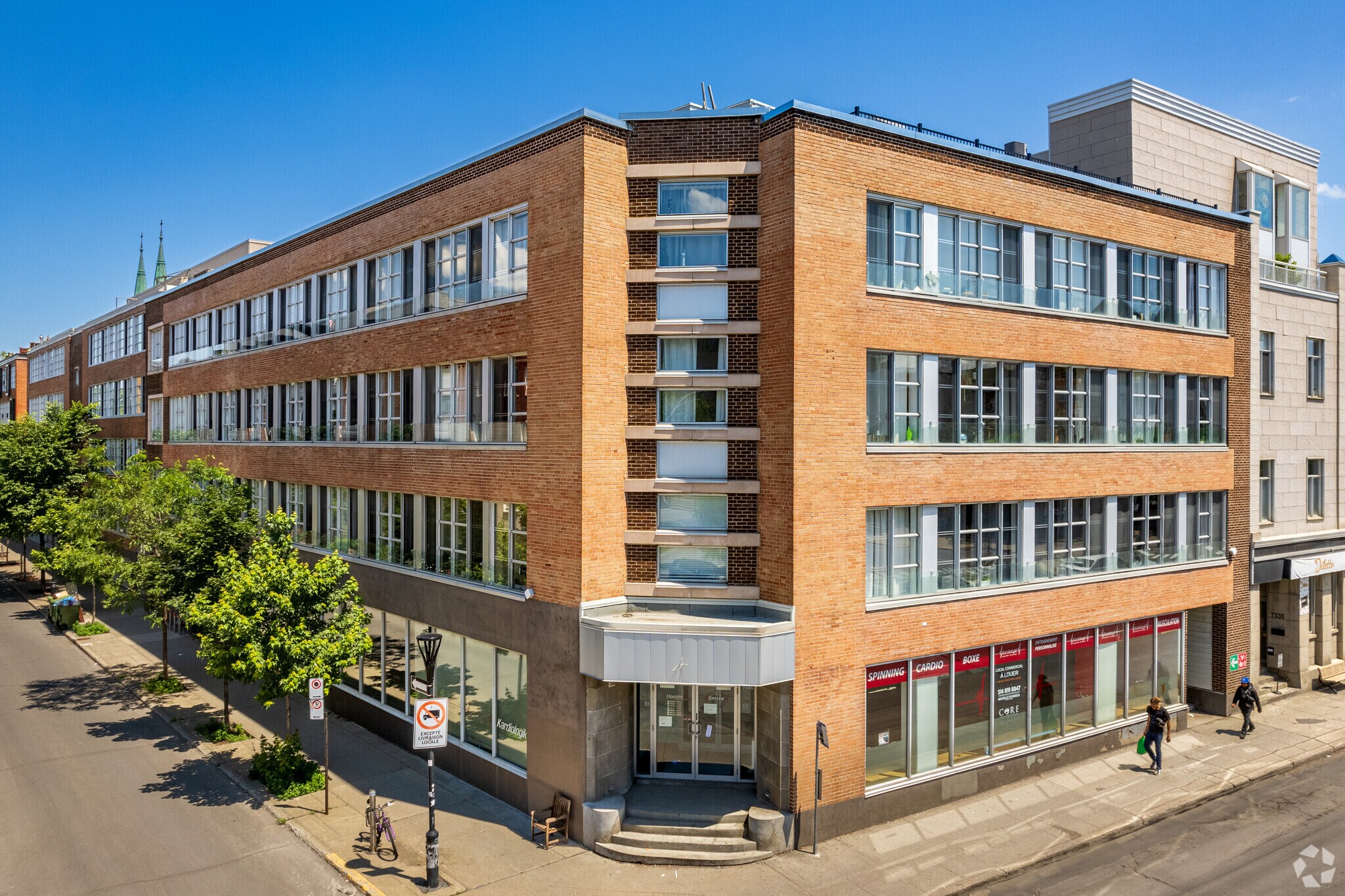 7345 Boul Saint-Laurent, Montréal, QC for Sale