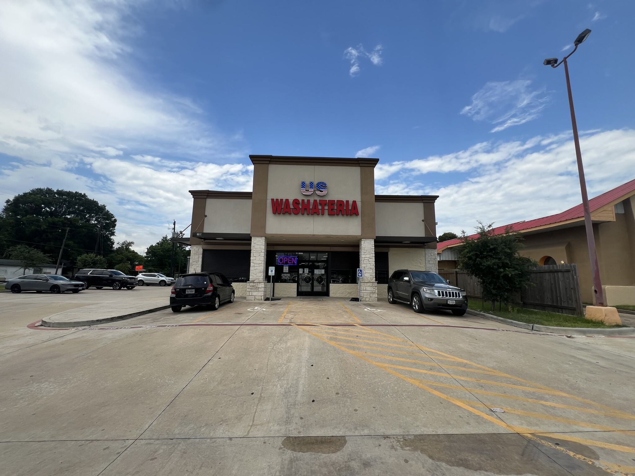 705 N Alexander Dr, Baytown, TX for Sale