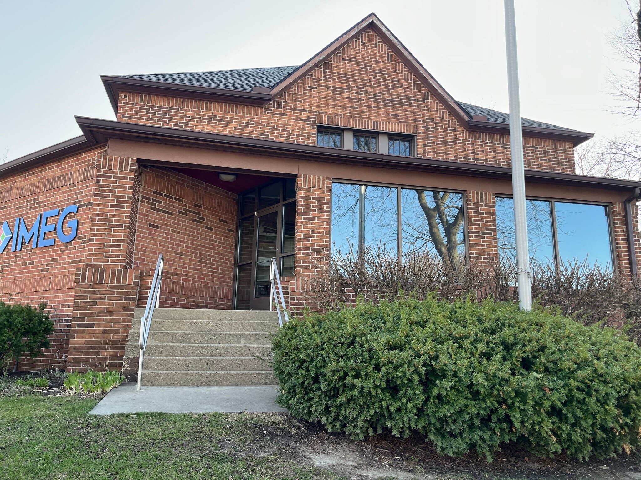 201 S Ann Arbor St, Saline, MI for Sale