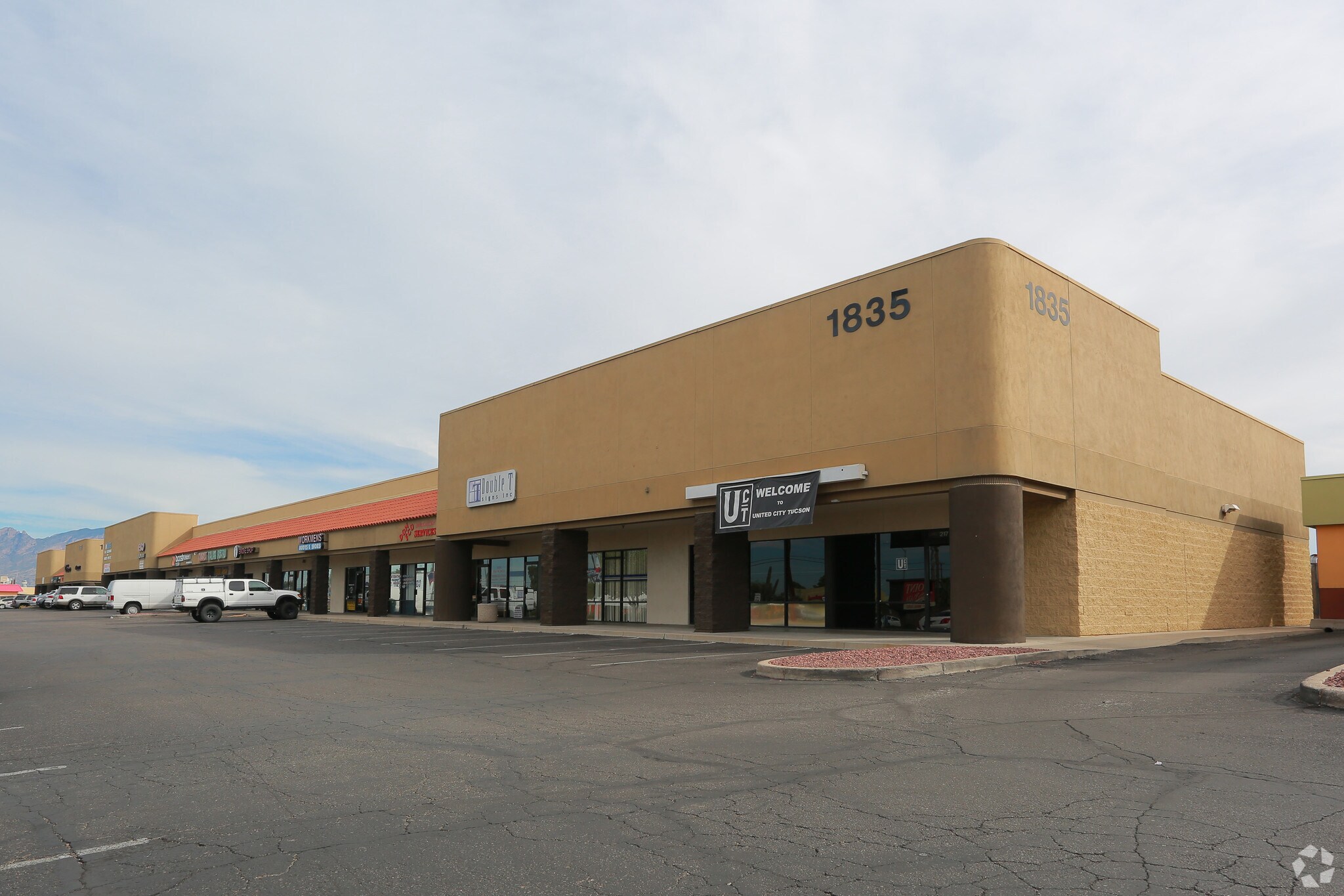 1835 S Alvernon Way, Tucson, AZ for Rent